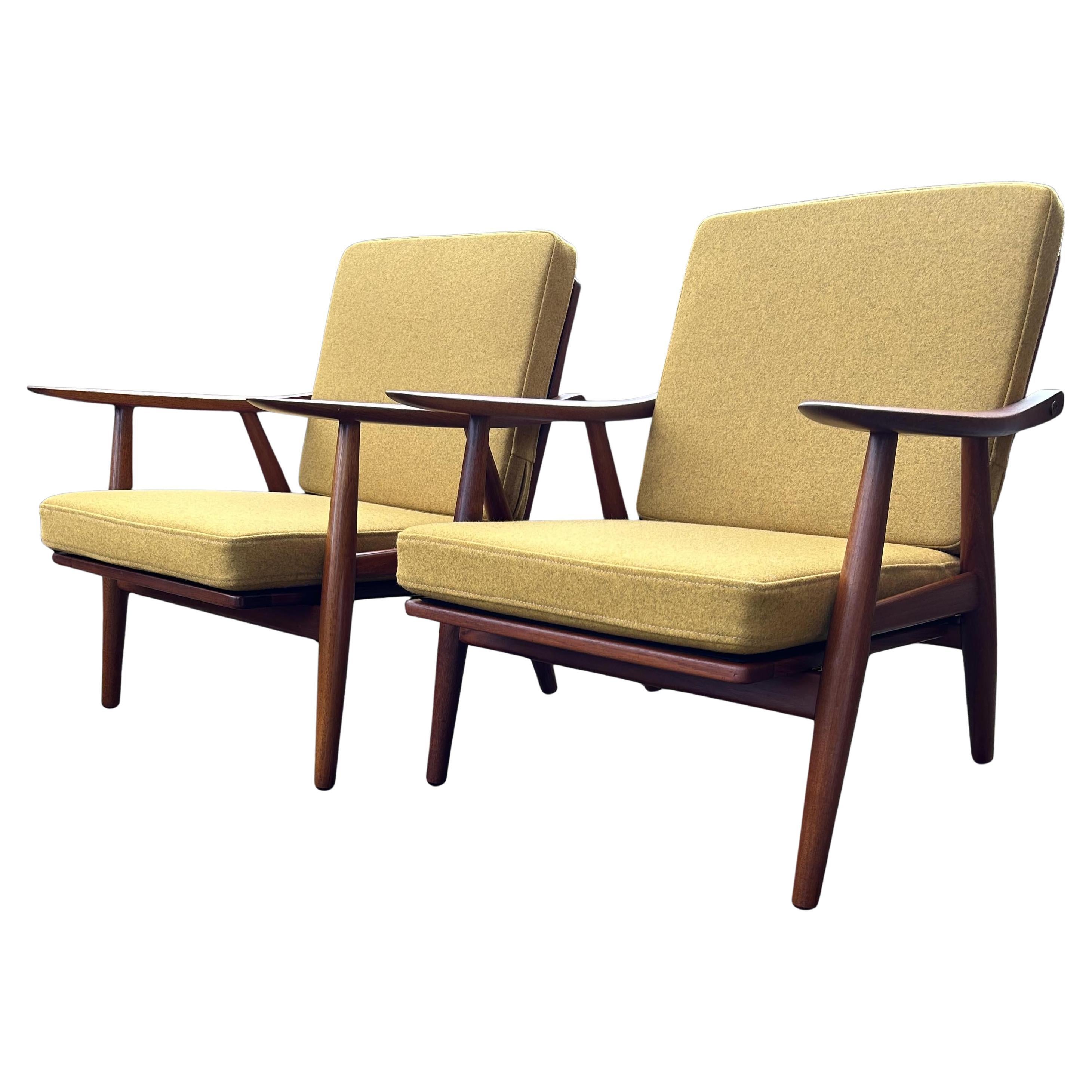 Pair of Ge270 Chairs by Hans Wegner for Getama