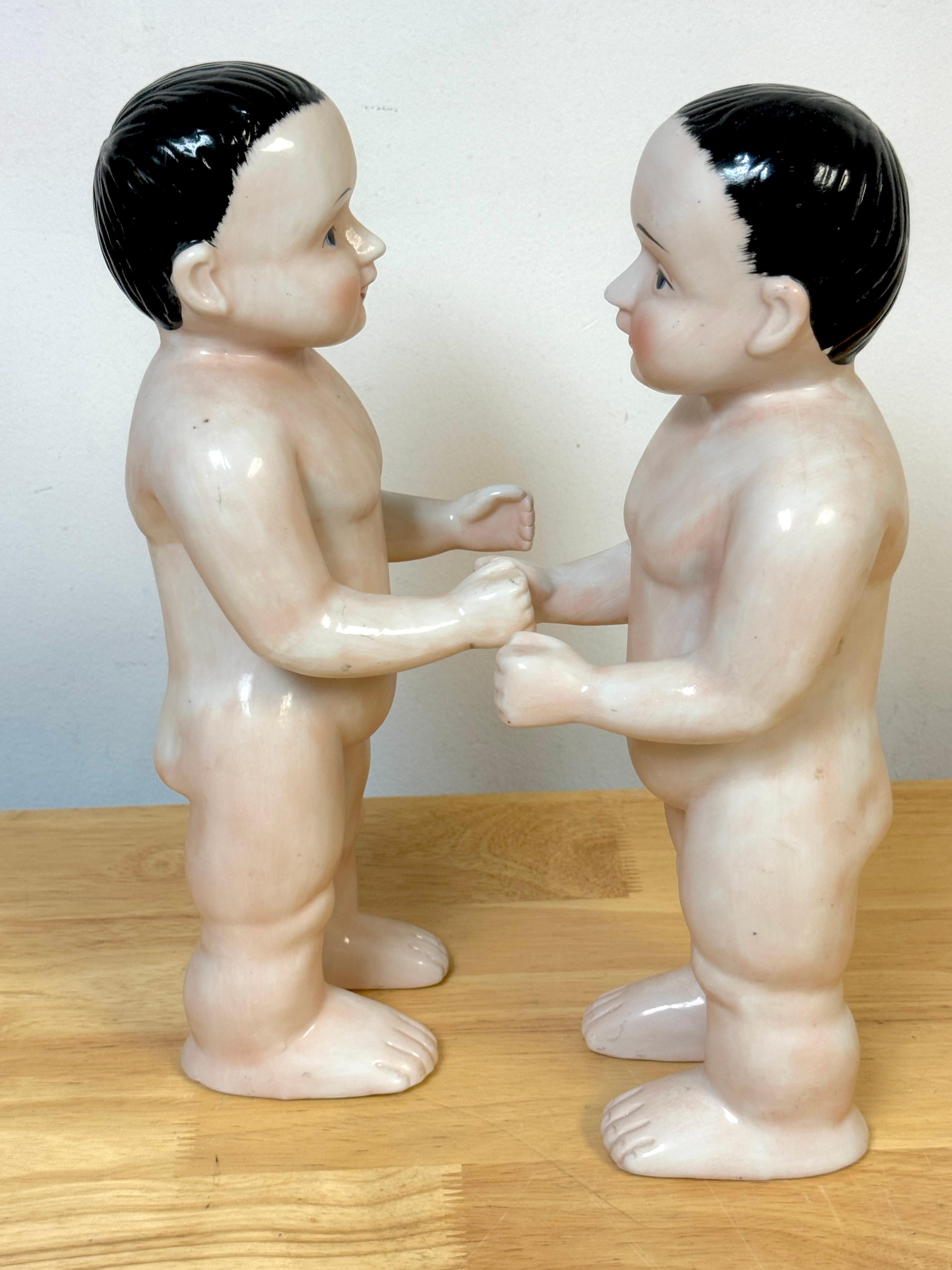 Dipinto a mano Coppia di figure gemelle 'Gemini' di Frozen Charlie in vendita