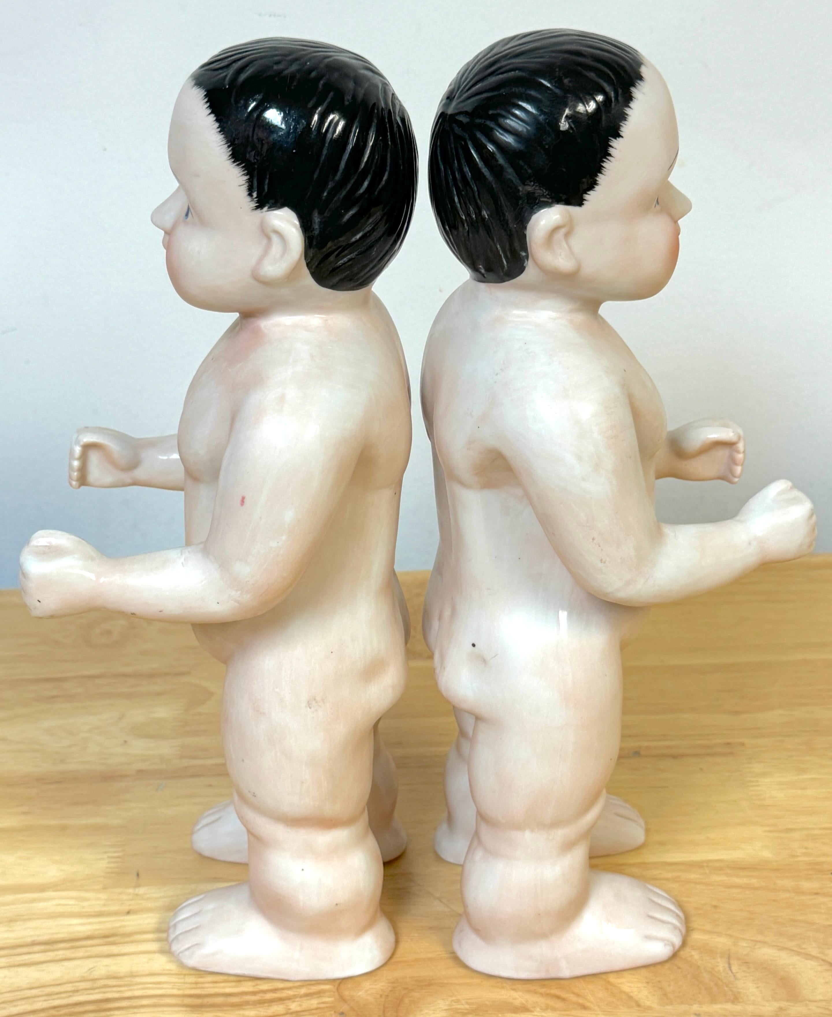 Porcellana Coppia di figure gemelle 'Gemini' di Frozen Charlie in vendita