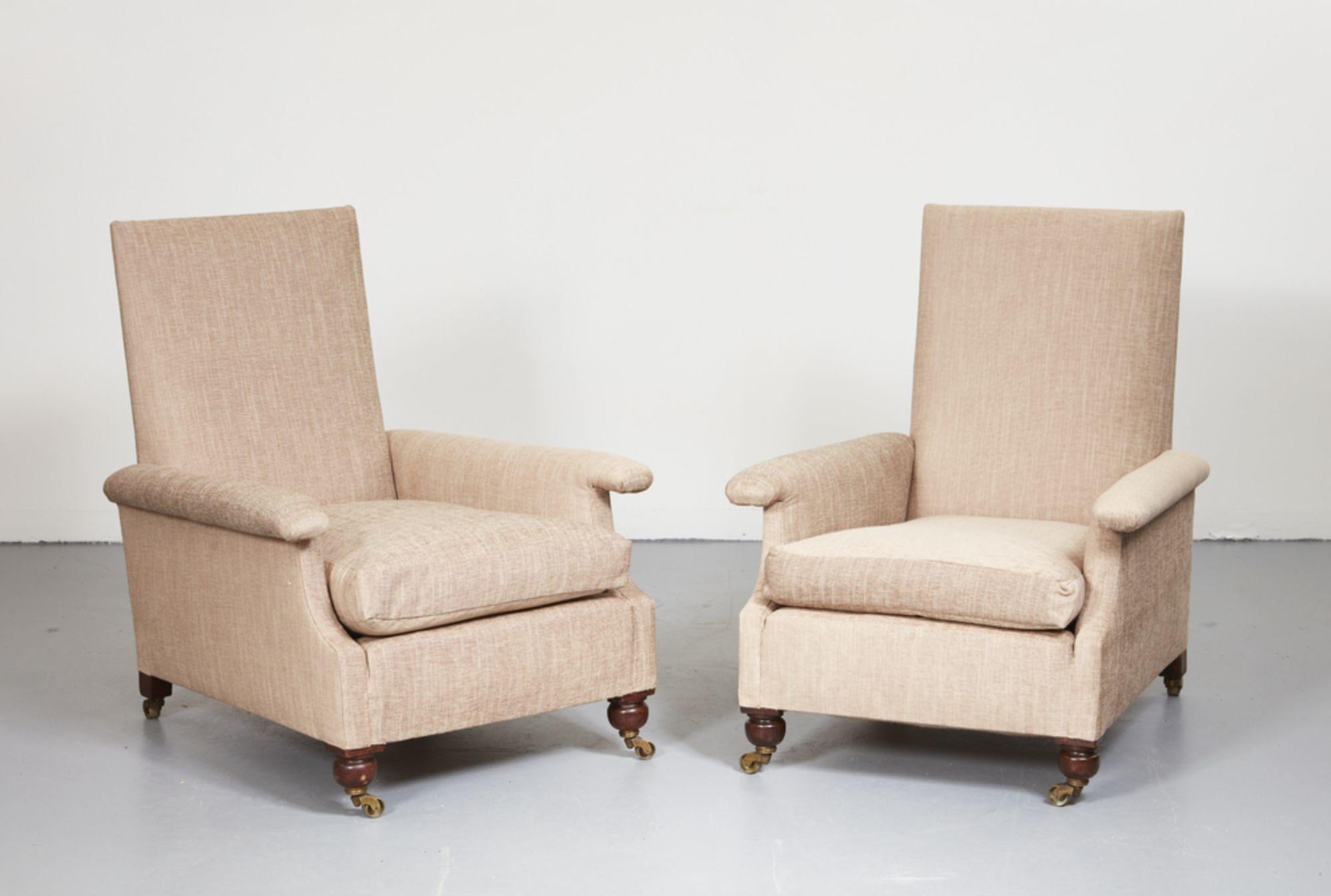 Pair of Generously Proportioned English Country House Club Chairs In Good Condition For Sale In Greenwich, CT