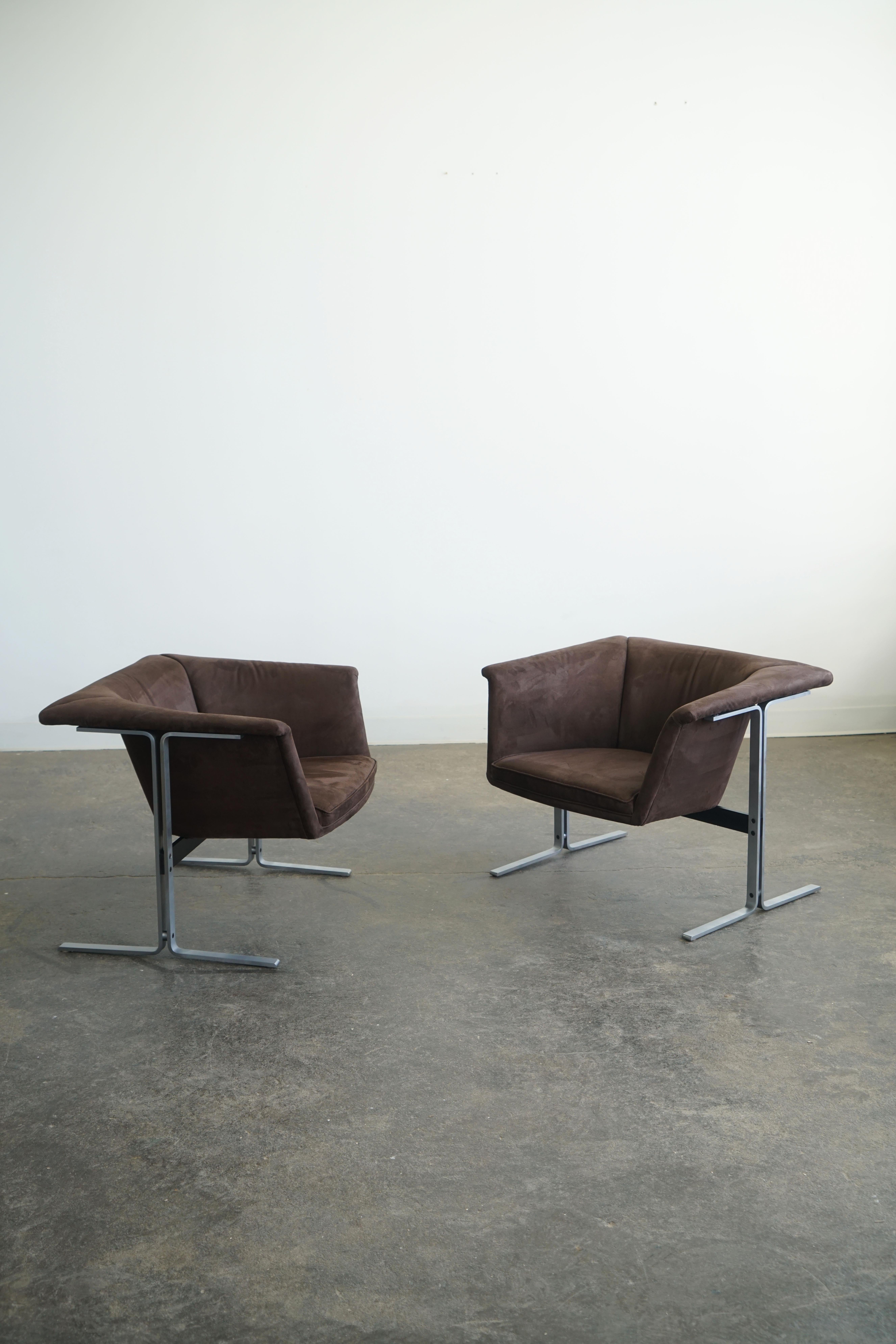 Danish Pair of Geoffrey Harcourt Model 042 Lounge Chairs by Artifort 1965 For Sale