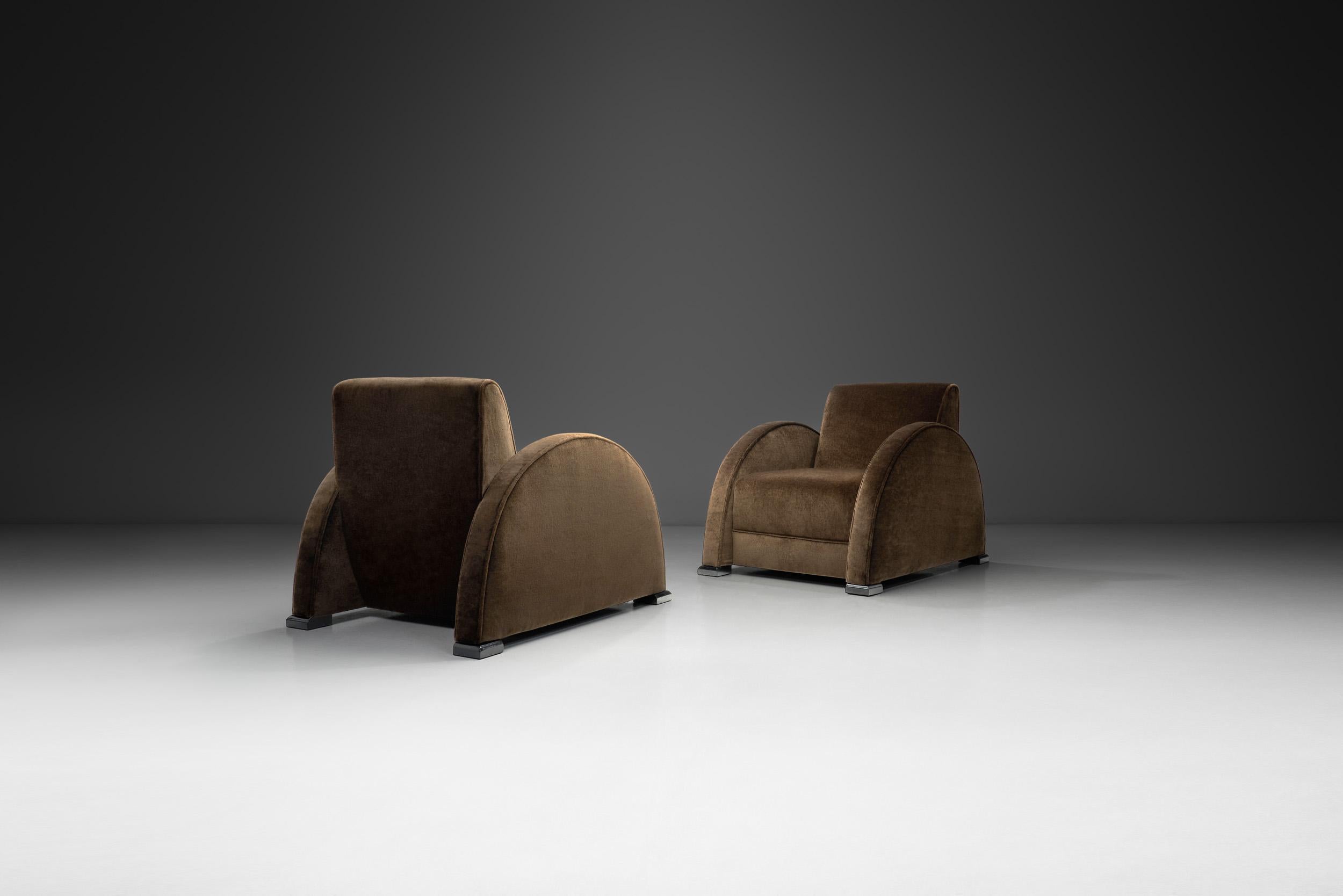 Pair of Geometric Art Deco Armchairs, France first half of the 20th Century In Good Condition In Utrecht, NL
