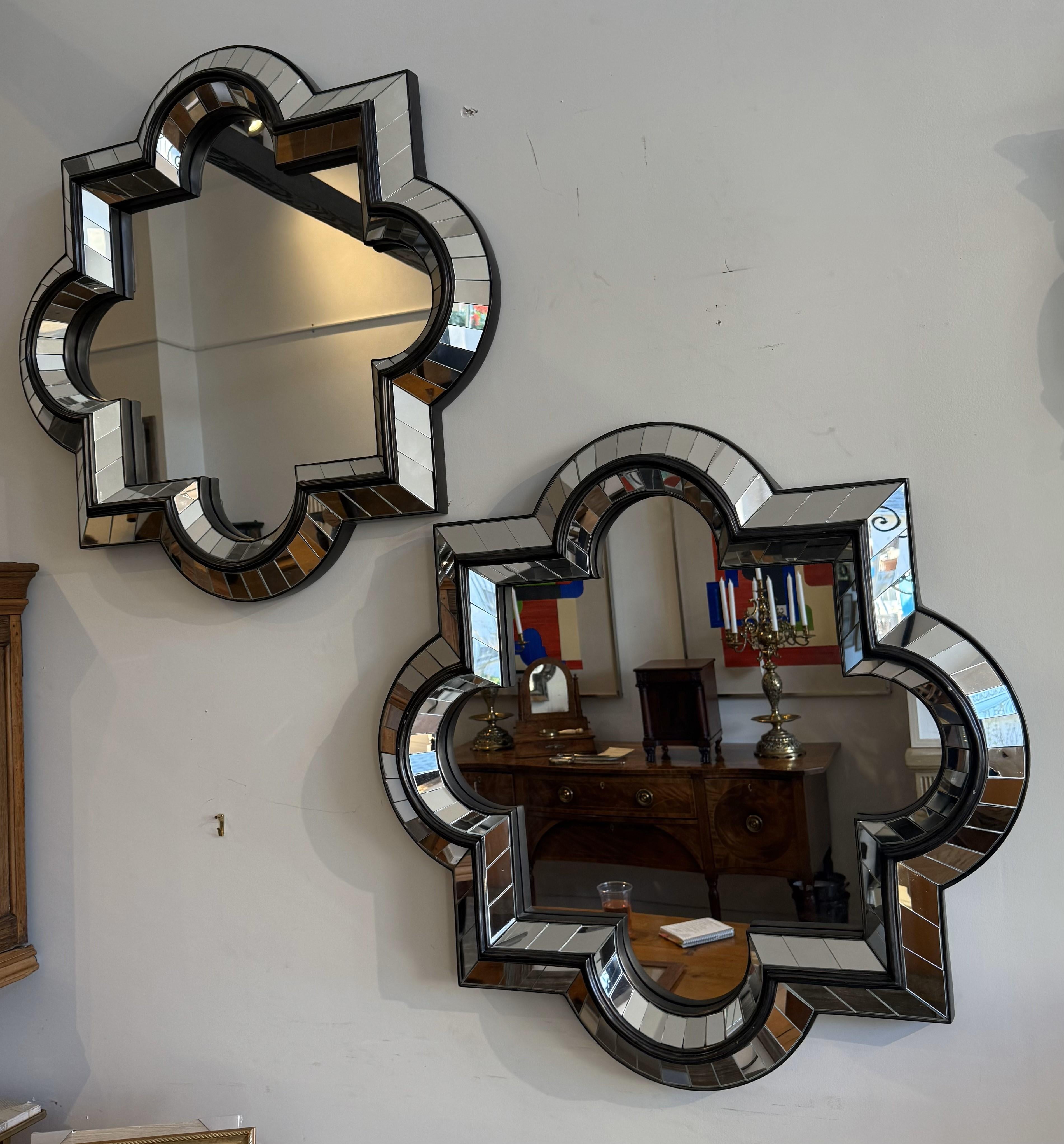Fatto a mano Coppia di specchi geometrici in stile Deco Mirror in vendita