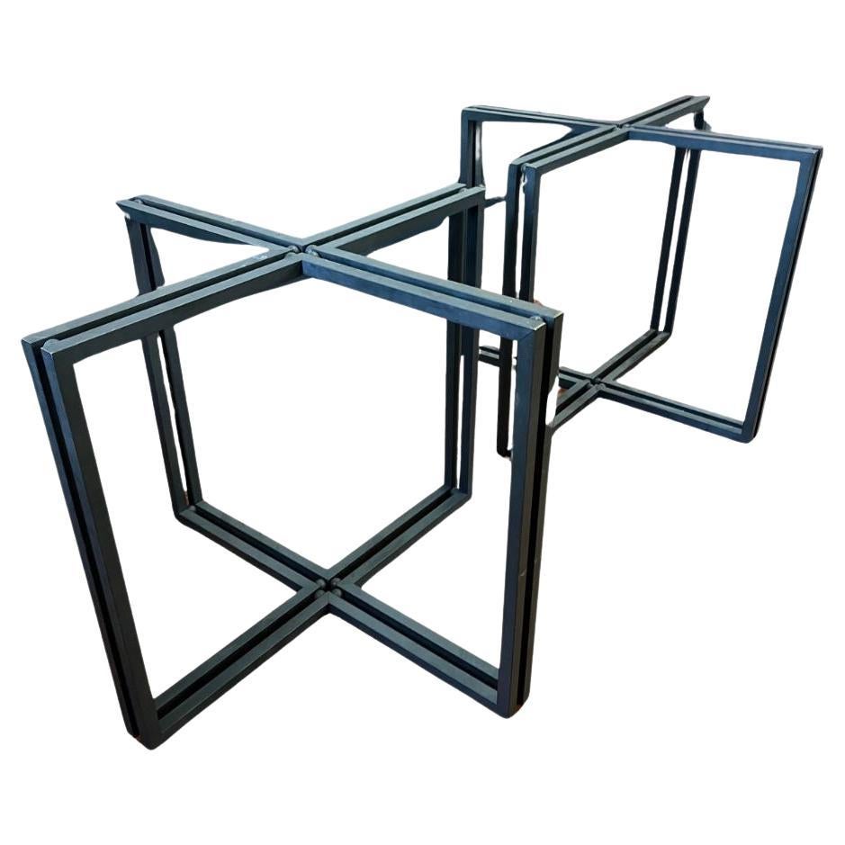 Coppia di basi da tavolo geometriche in metallo nero