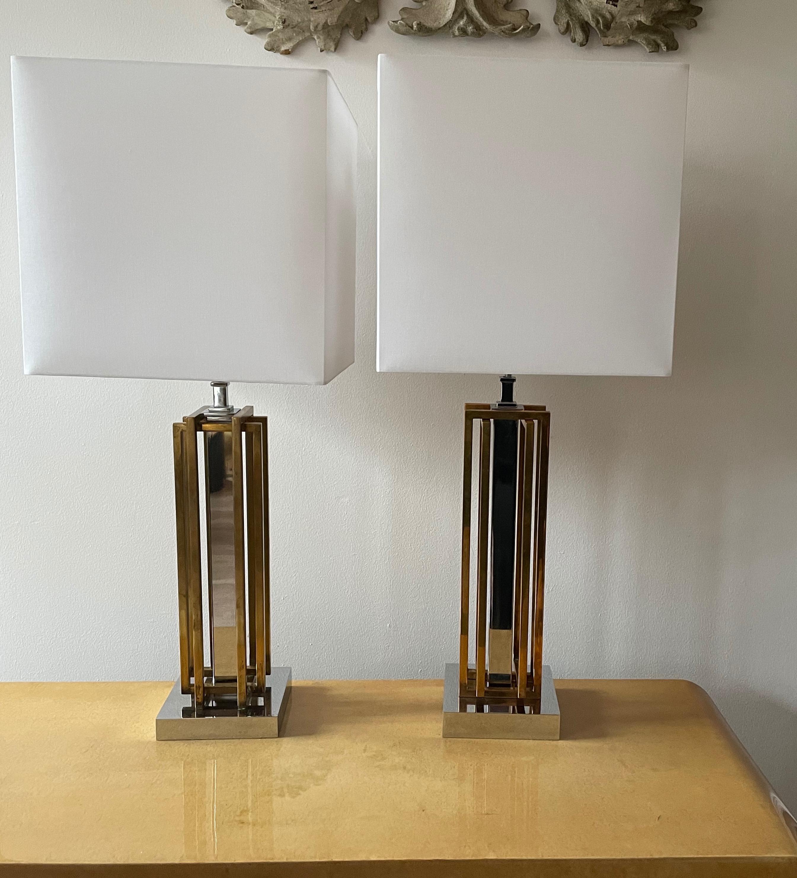 Fine pair of two-tones geometric 70's table lamps with a square white lampshade.
By Willy Rizzo, France.