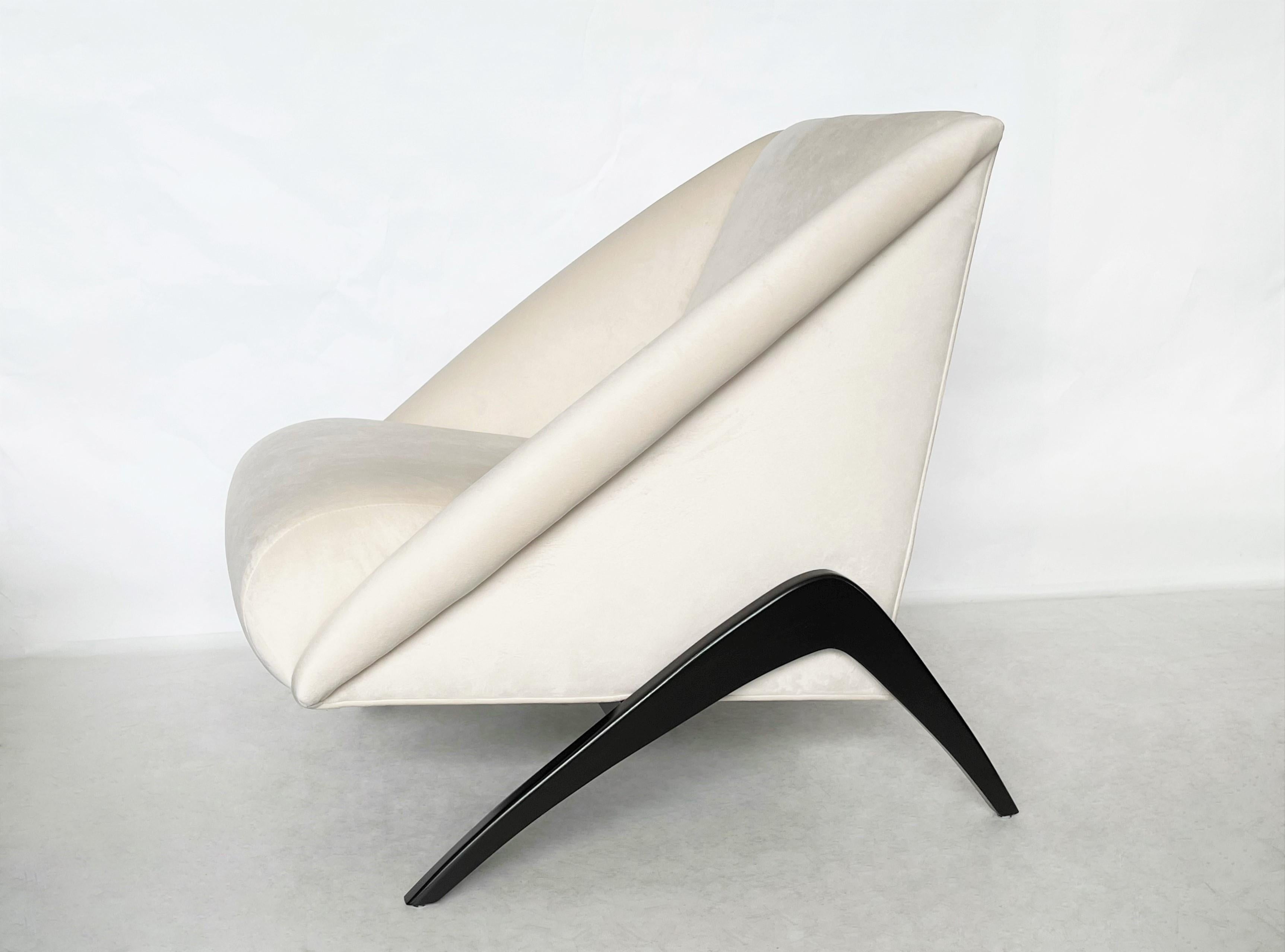 20th Century Pair of Geometric Italian Club or Lounge Chairs Attributed to Gio Ponti