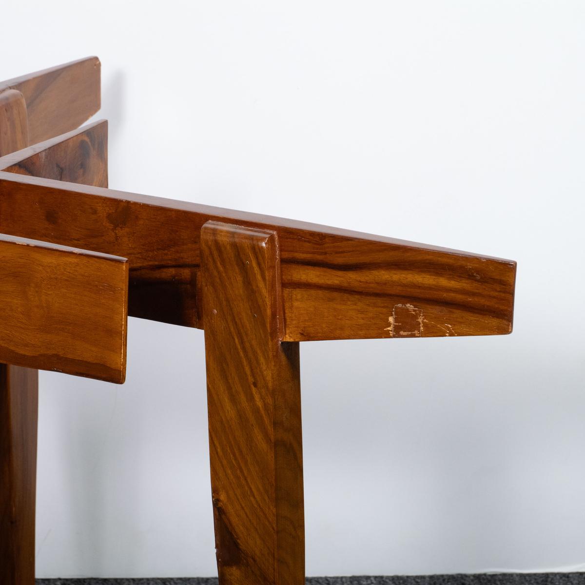 Pareja de mesas auxiliares de madera con motivos geométricos Italiano en venta