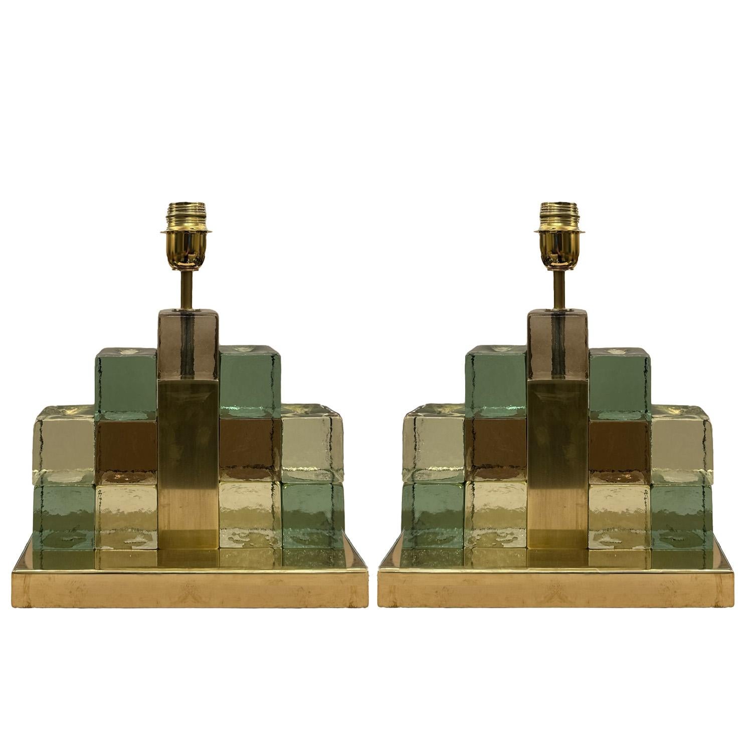 Italian Pair of Geometric Murano Glass Interlocking Block and Brass Table Lamps For Sale