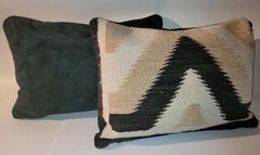 Pareja de cojines geométricos de tejido indio del Territorio Navajo