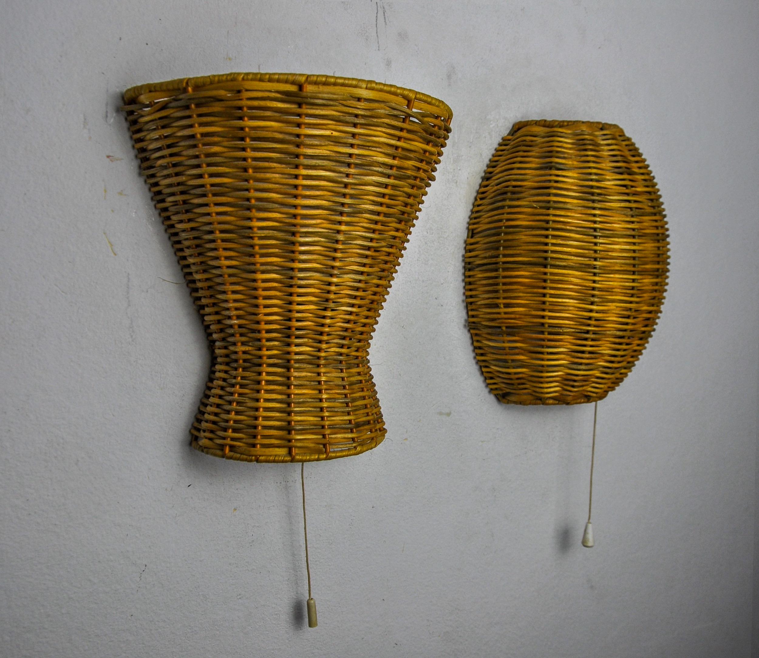 French Pair of geometric rattan sconces, France, 1960