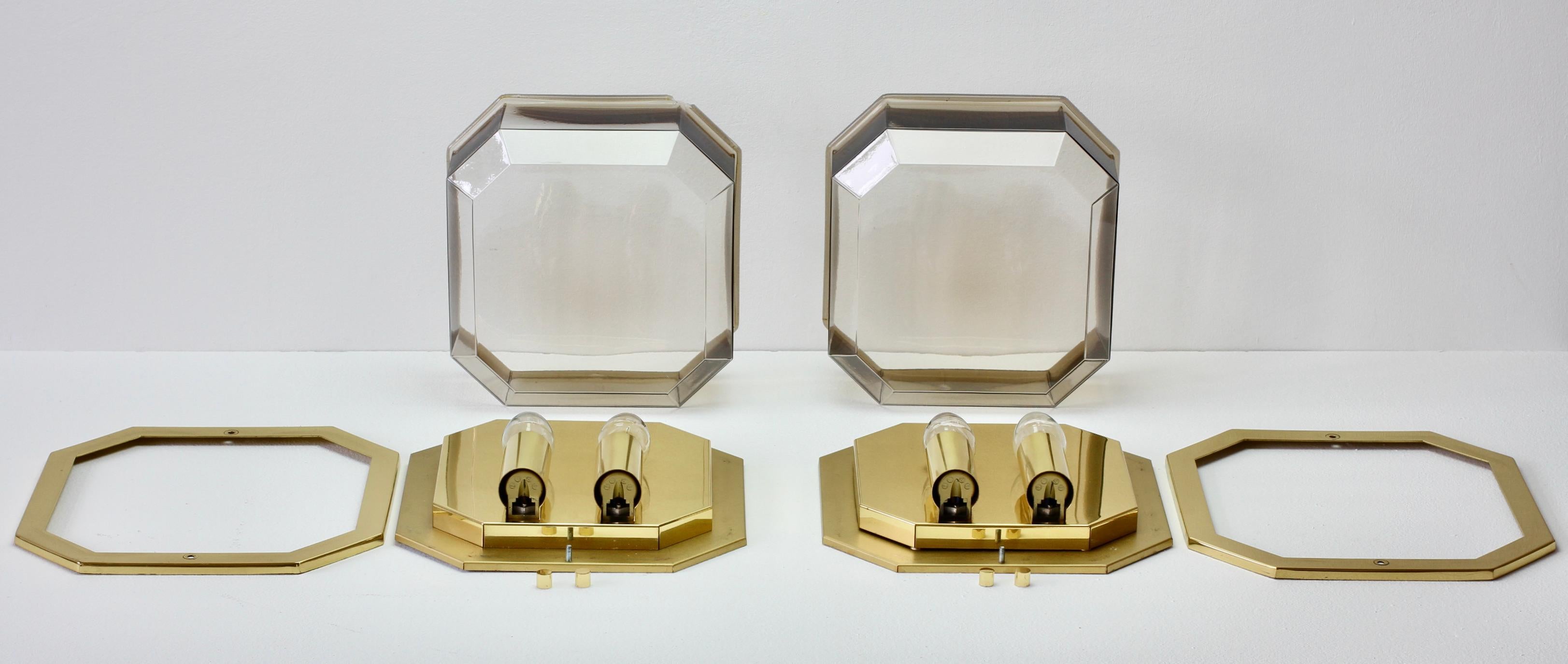 Pair of Geometric Smoked Topaz Glass and Brass Wall Lights by Limburg circa 1980 For Sale 3