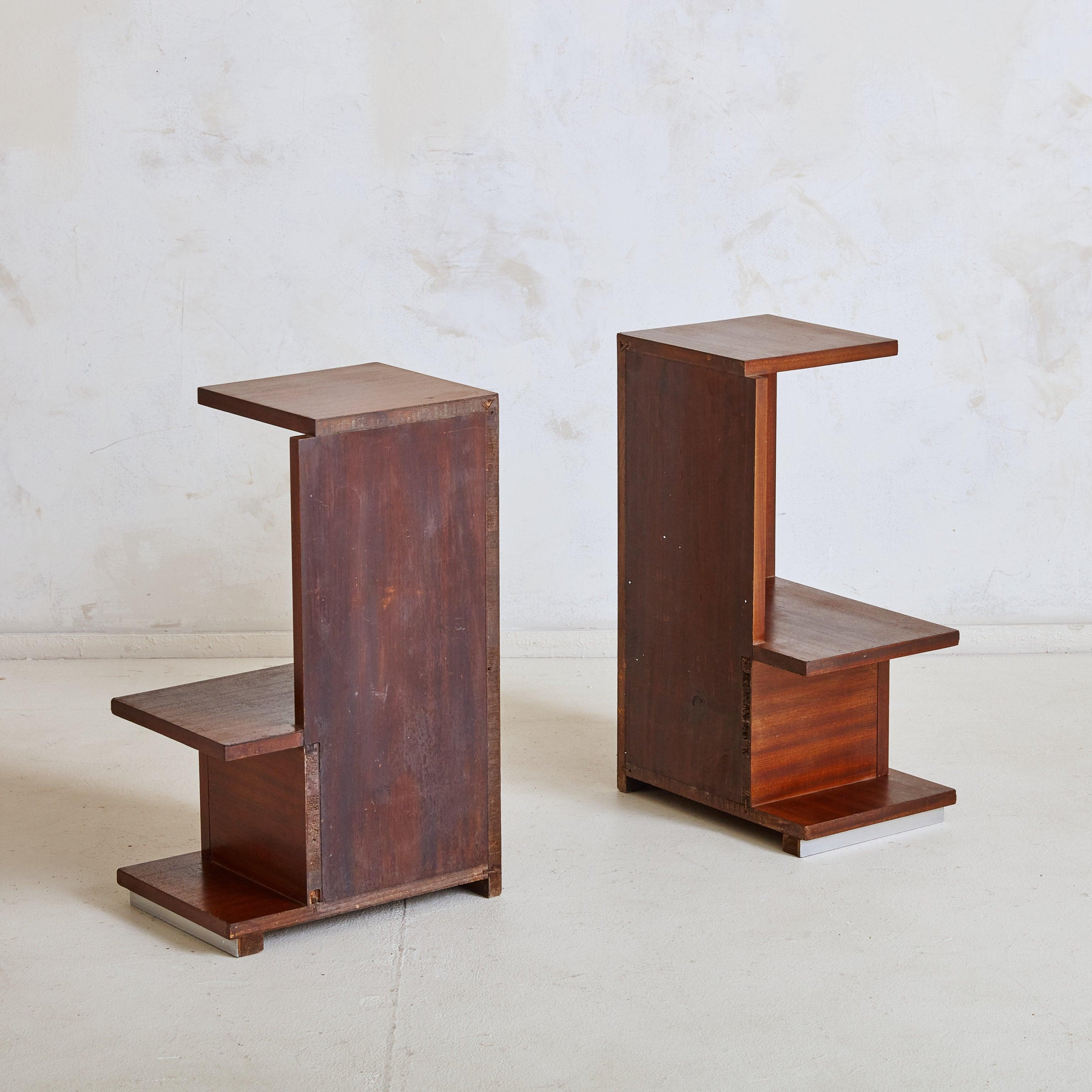Mesa auxiliar geométrica de madera, Francia años 40 - 2 Disponibles Francés en venta
