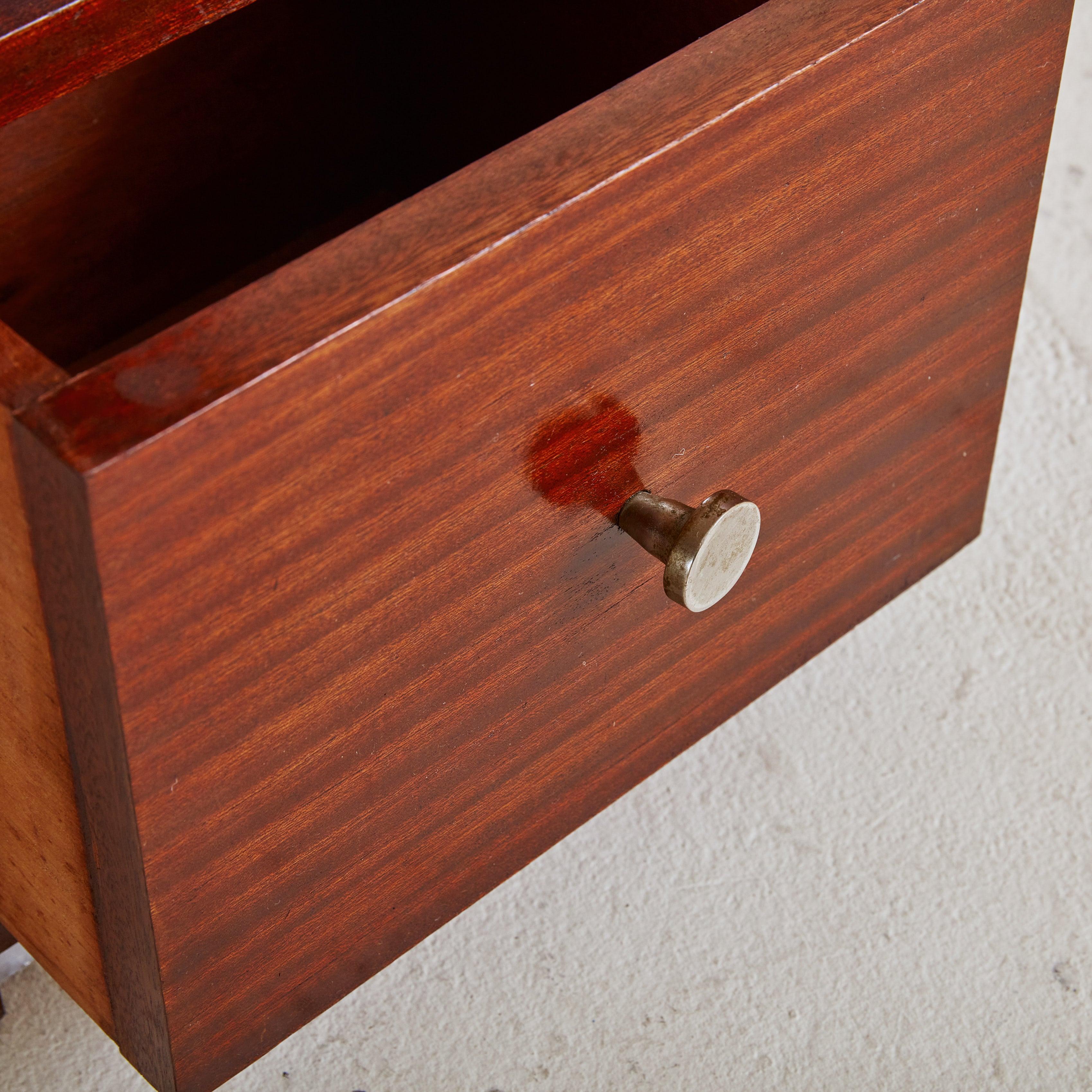 Mesa auxiliar geométrica de madera, Francia años 40 - 2 Disponibles mediados del siglo XX en venta