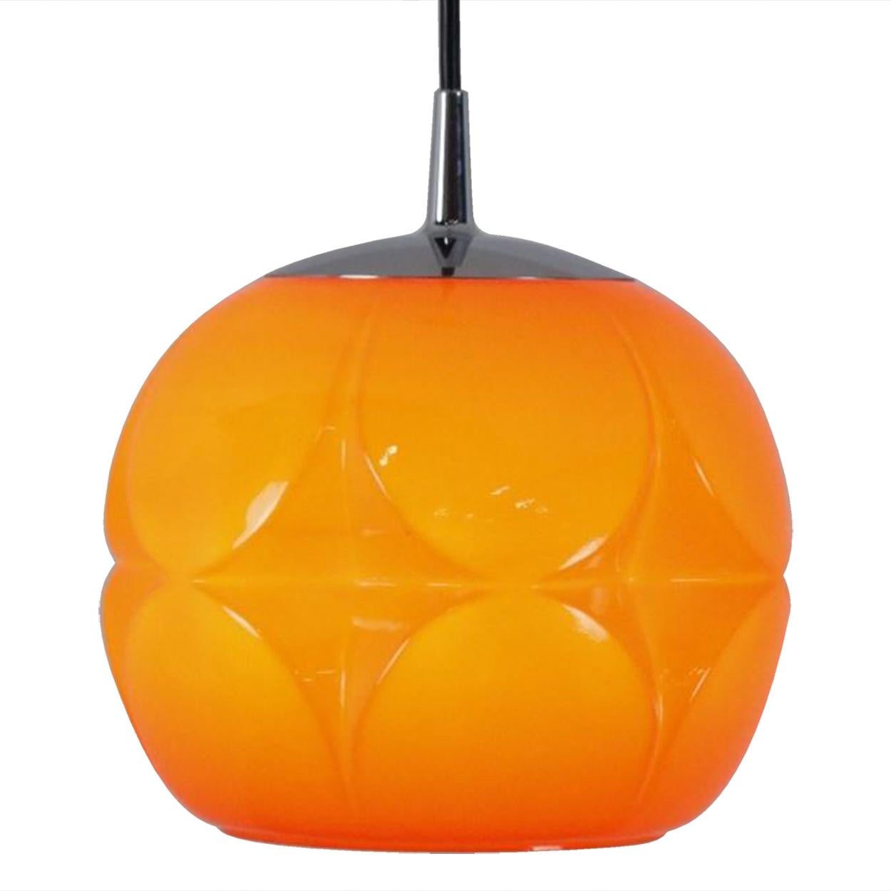 Paar geometrische, undurchsichtige orangefarbene Glasleuchten aus Guss, Peill Putzler (Space Age) im Angebot