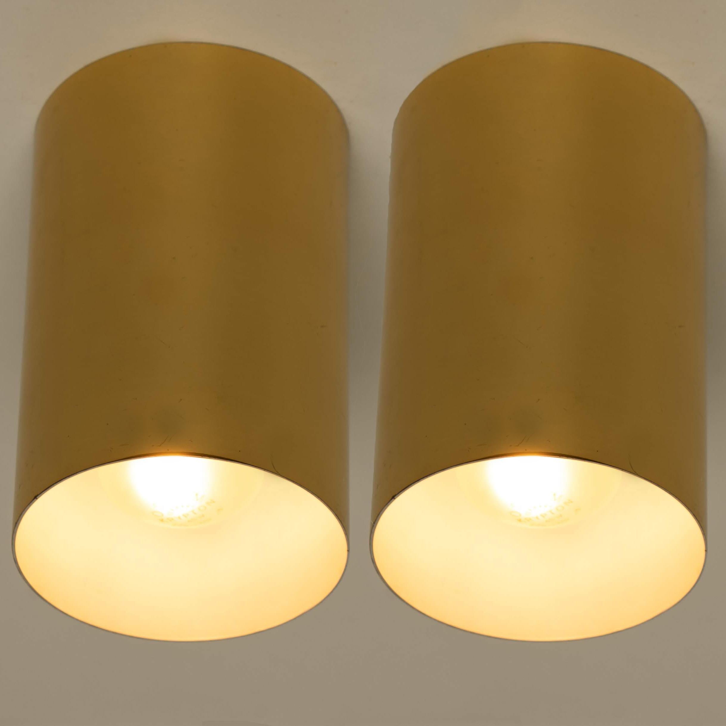 Pareja de apliques geométricos de latón tubular de Hillebrand, 1970 Moderno en venta