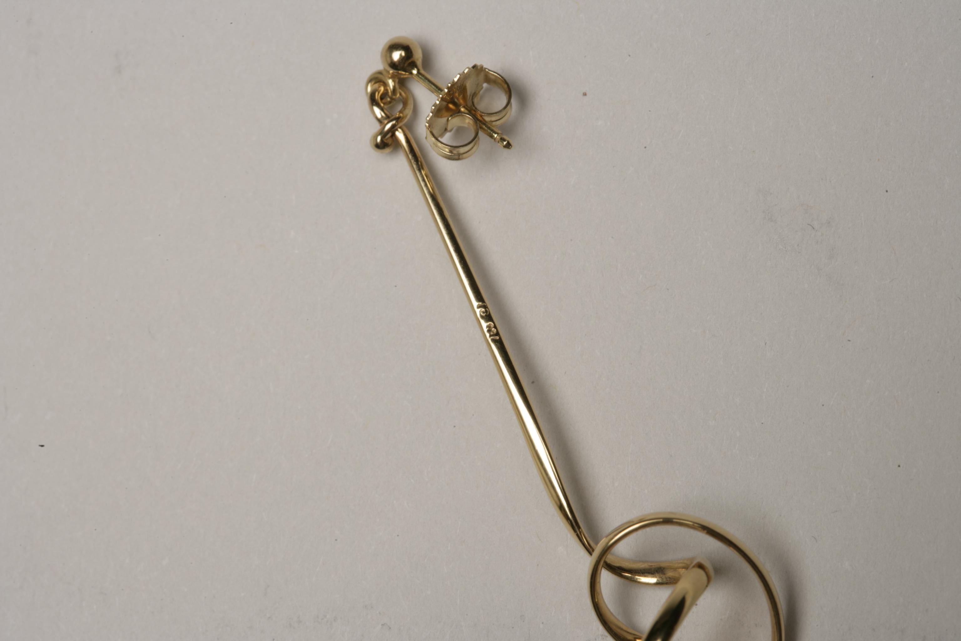 Paire de boucles d'oreilles Georg Jensen « Forget-Me-Knot » en or 18 carats conçues par V. Torun Pour femmes en vente