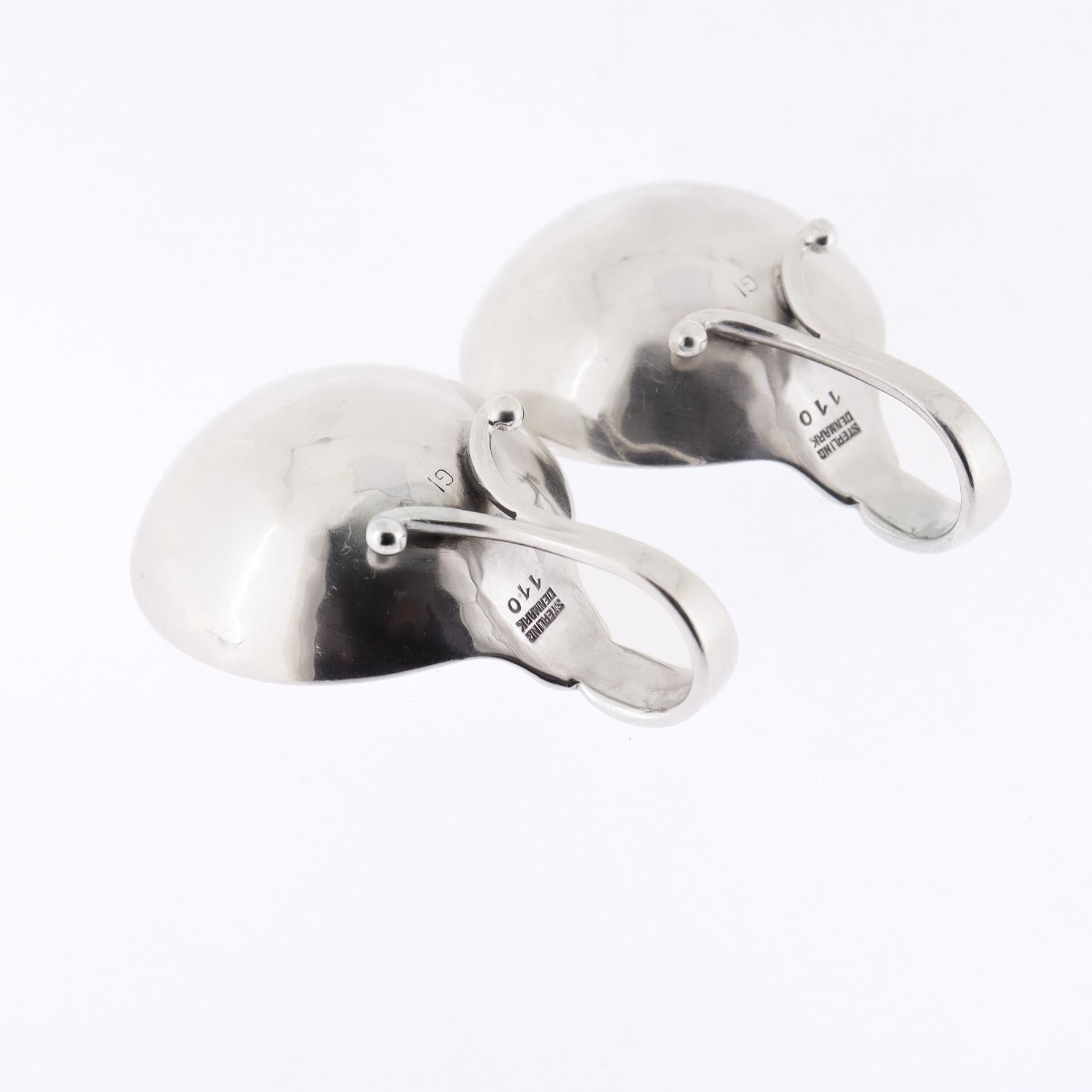 Pareja de saleros y cucharas ornamentales Georg Jensen de plata de ley nº 110 en venta 3