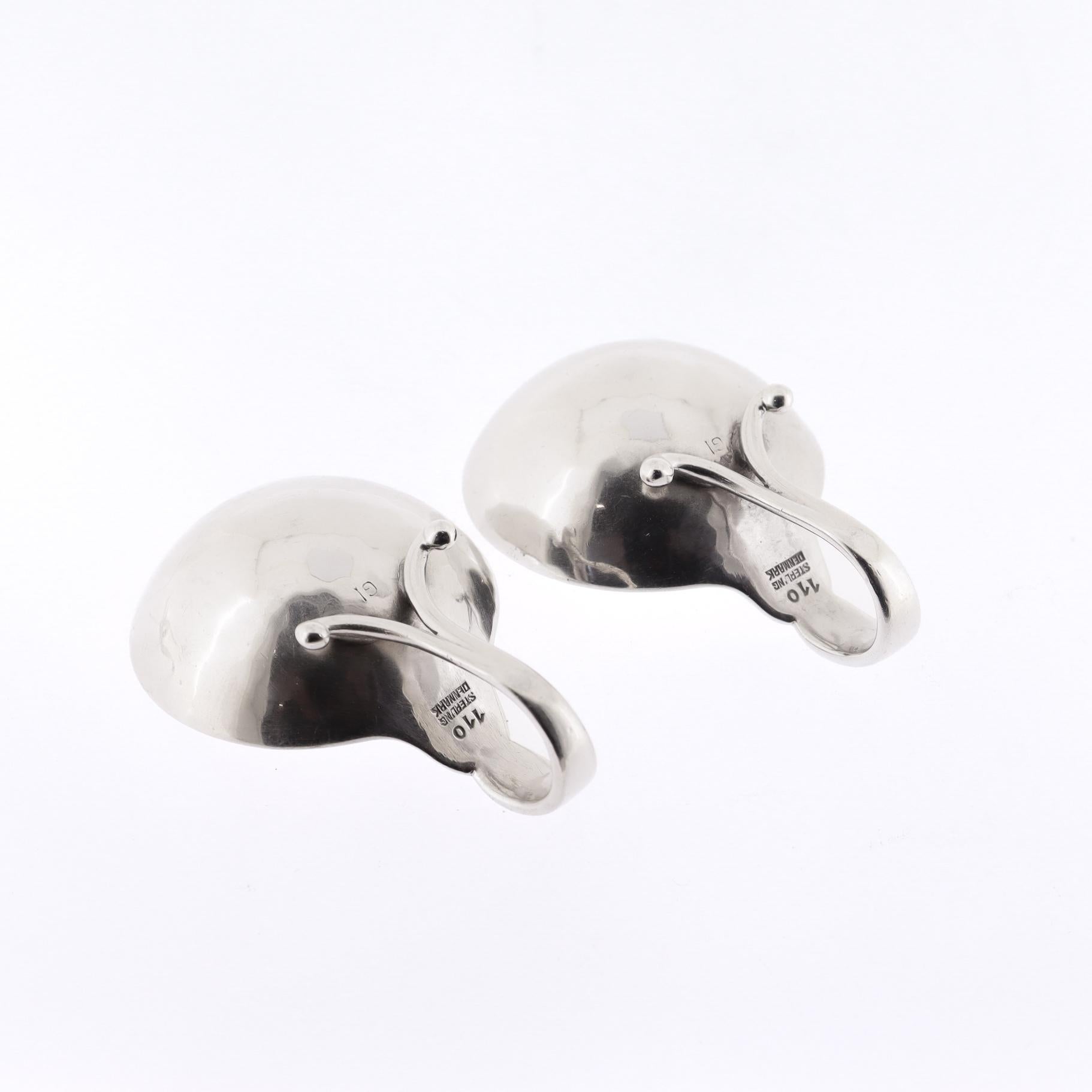Pareja de saleros y cucharas ornamentales Georg Jensen de plata de ley nº 110 en venta 5