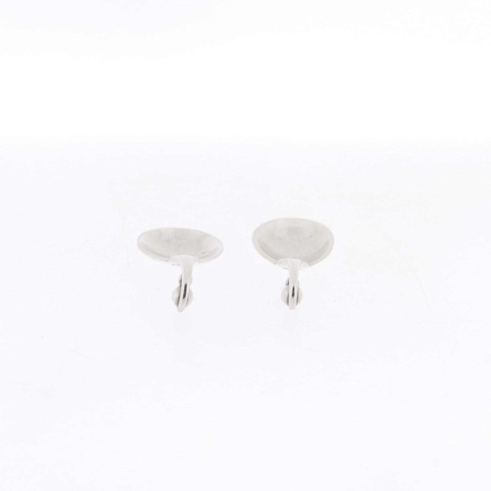 Pareja de saleros y cucharas ornamentales Georg Jensen de plata de ley nº 110 en venta 12