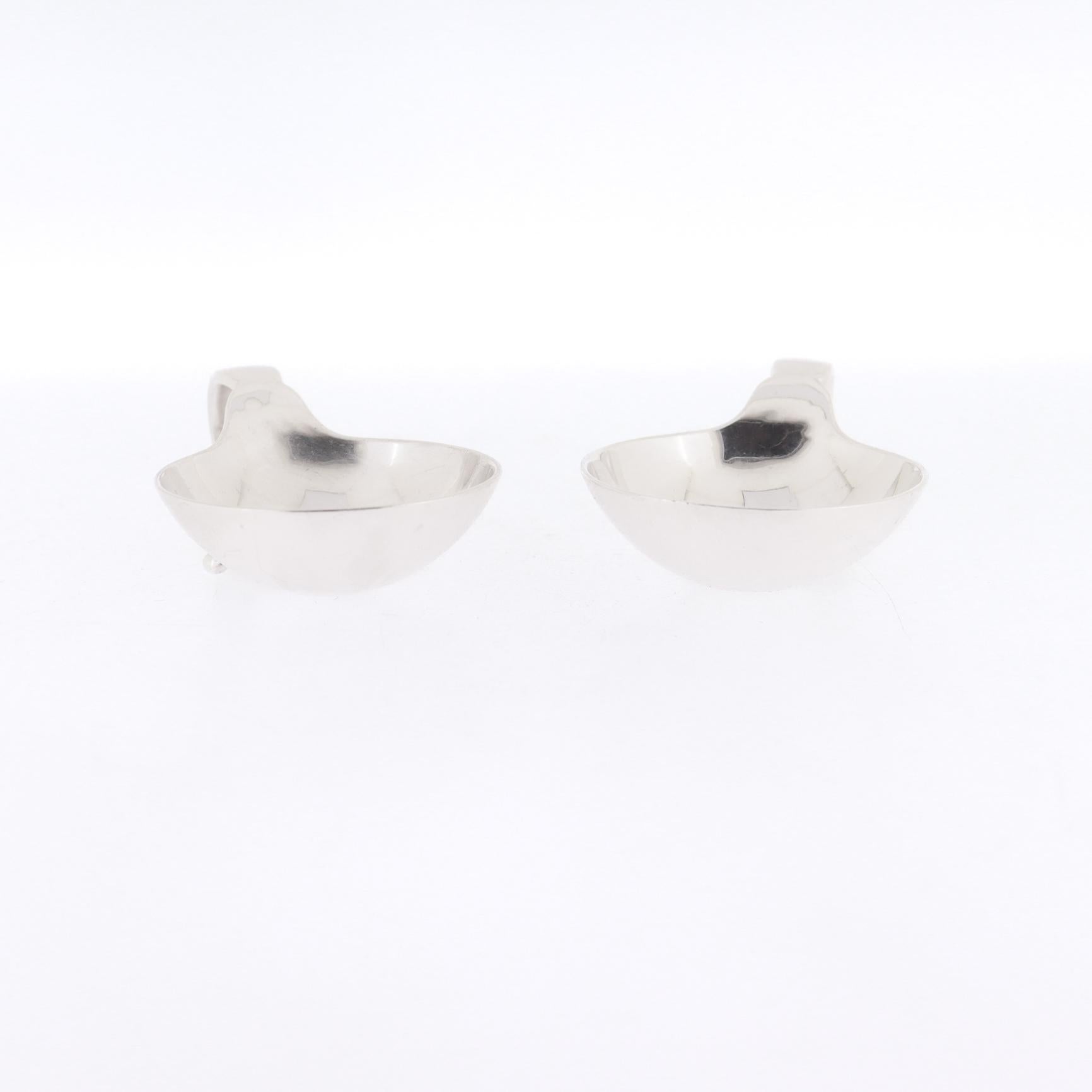 Pareja de saleros y cucharas ornamentales Georg Jensen de plata de ley nº 110 en venta 1