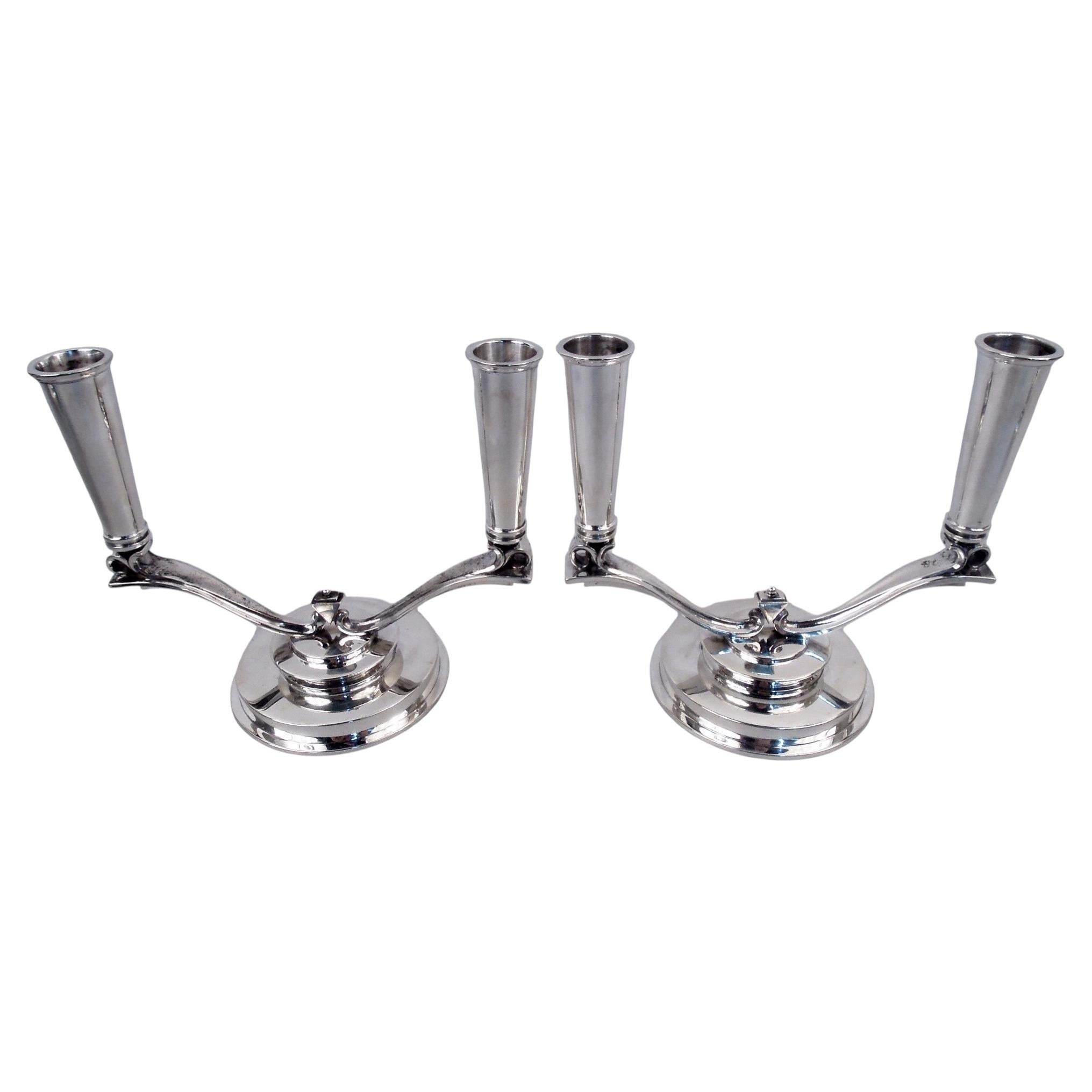 Paar Georg Jensen Pyramide Dänische Sterling Silber 2-Licht Kandelaber im Angebot