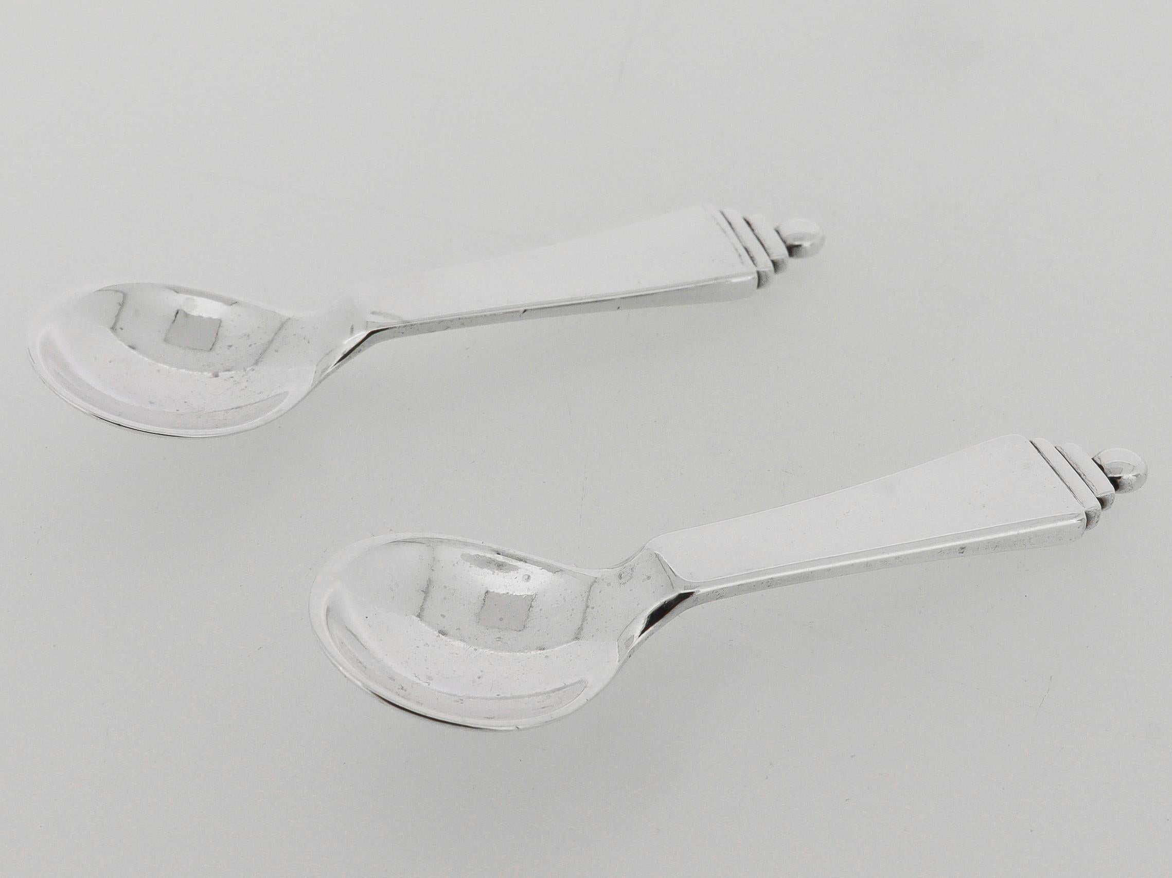 Paire de cuillères à sel en argent sterling Georg Jensen Pyramide en vente 5