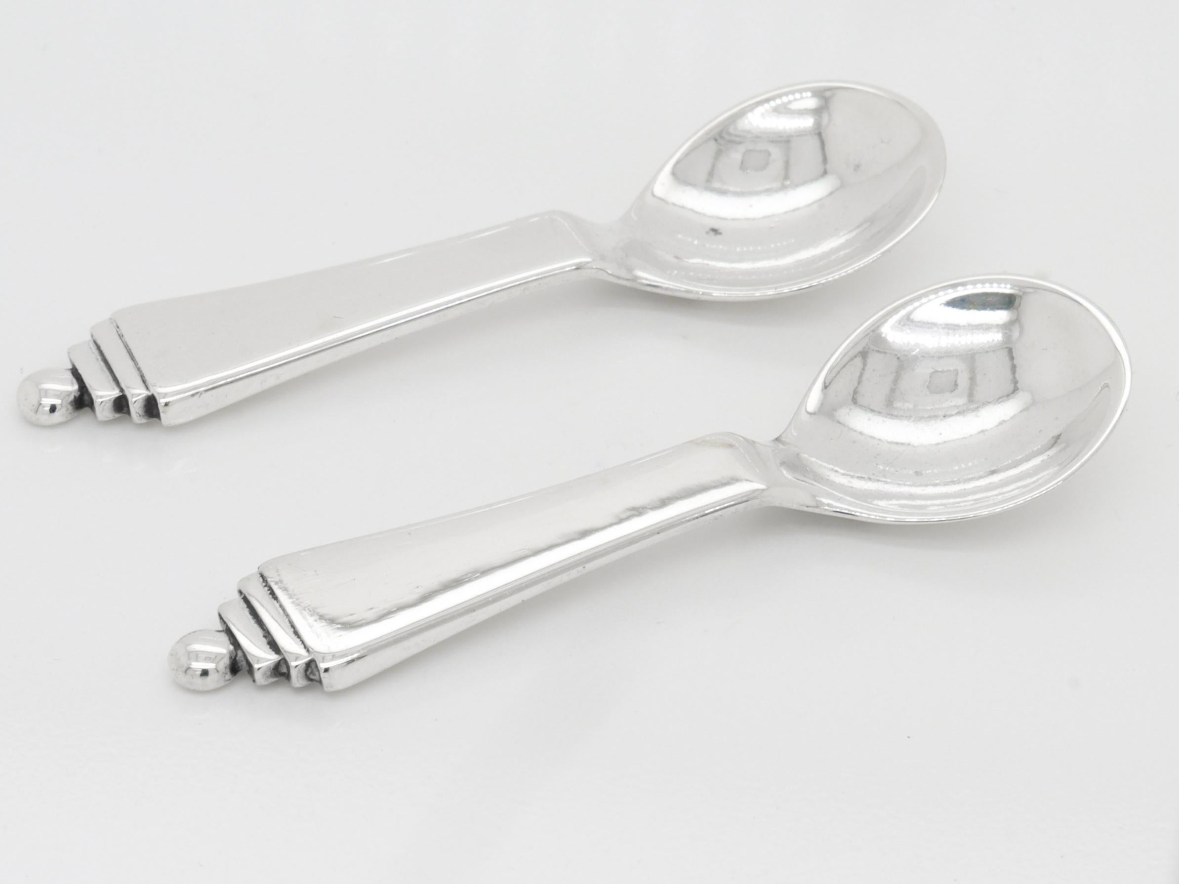 Danois Paire de cuillères à sel en argent sterling Georg Jensen Pyramide en vente