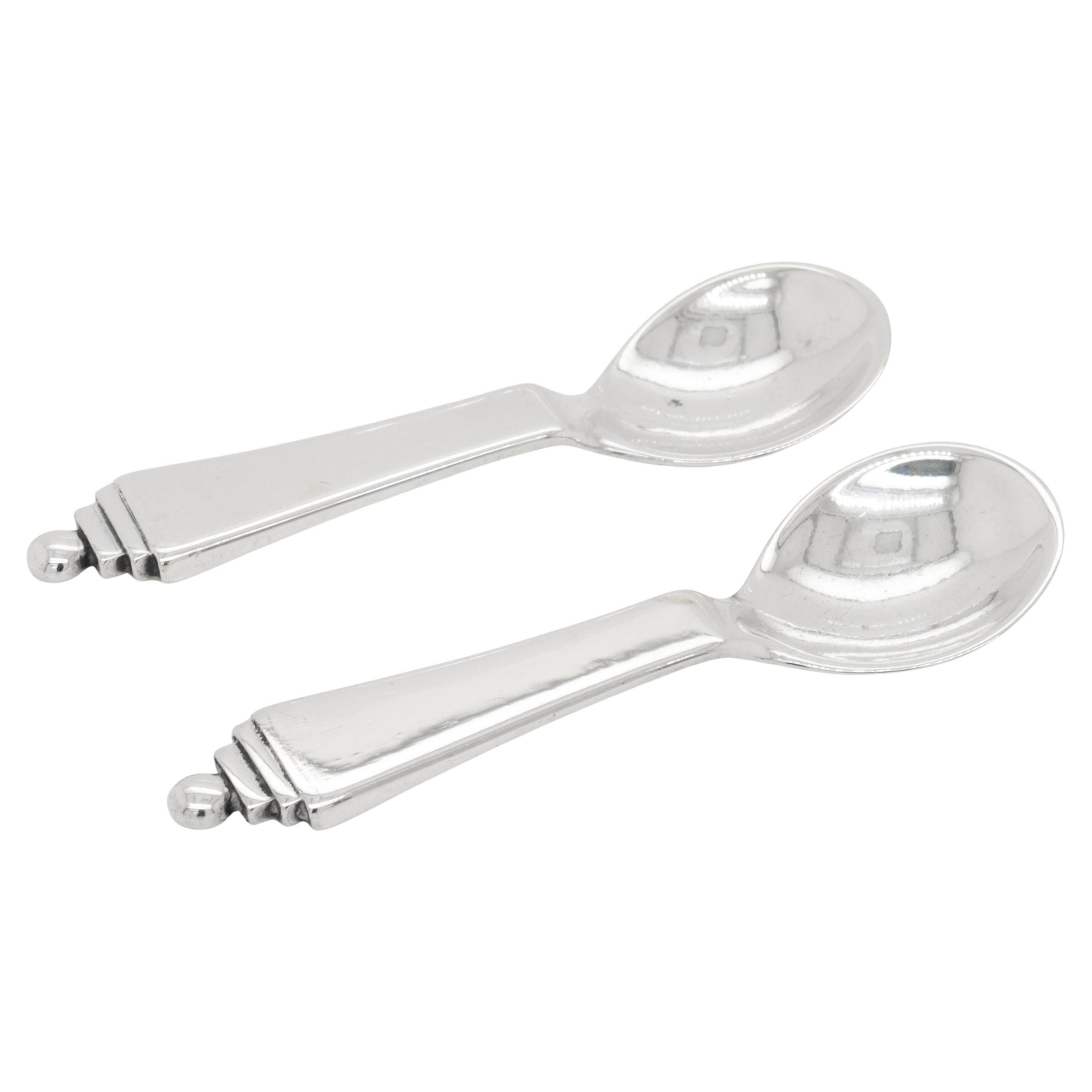 Coppia di cucchiai da sale in argento sterling a piramide di Georg Jensen