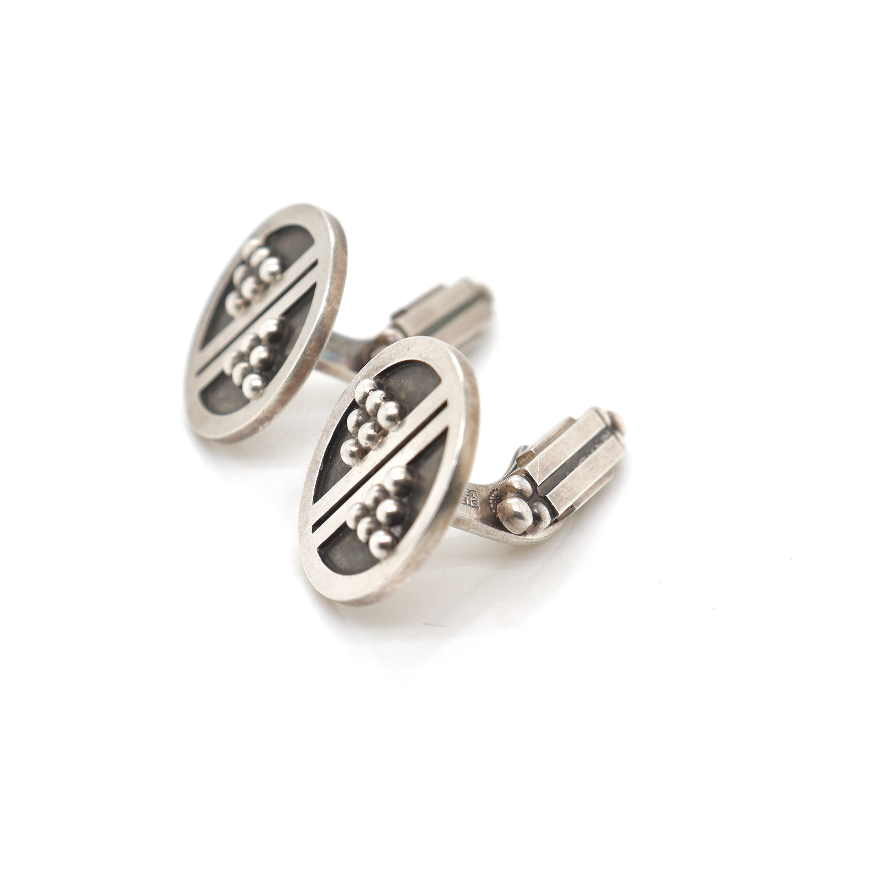 Pair of Georg Jensen Sterling Silver Cufflinks No. 57 In Good Condition For Sale In Philadelphia, PA