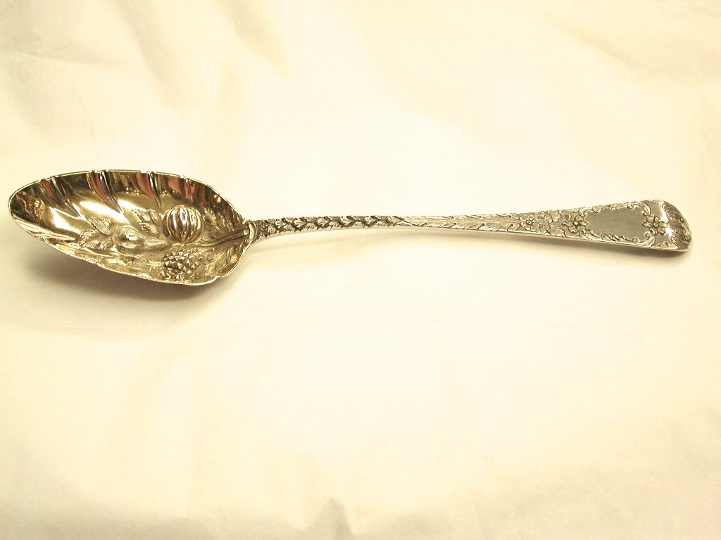 Pair of antique silver berry spoons made in Exeter by William Welch.
These spoons are in wonderful condition with beautiful chased bowls and handles.
The inside of the bowls are gold plated.