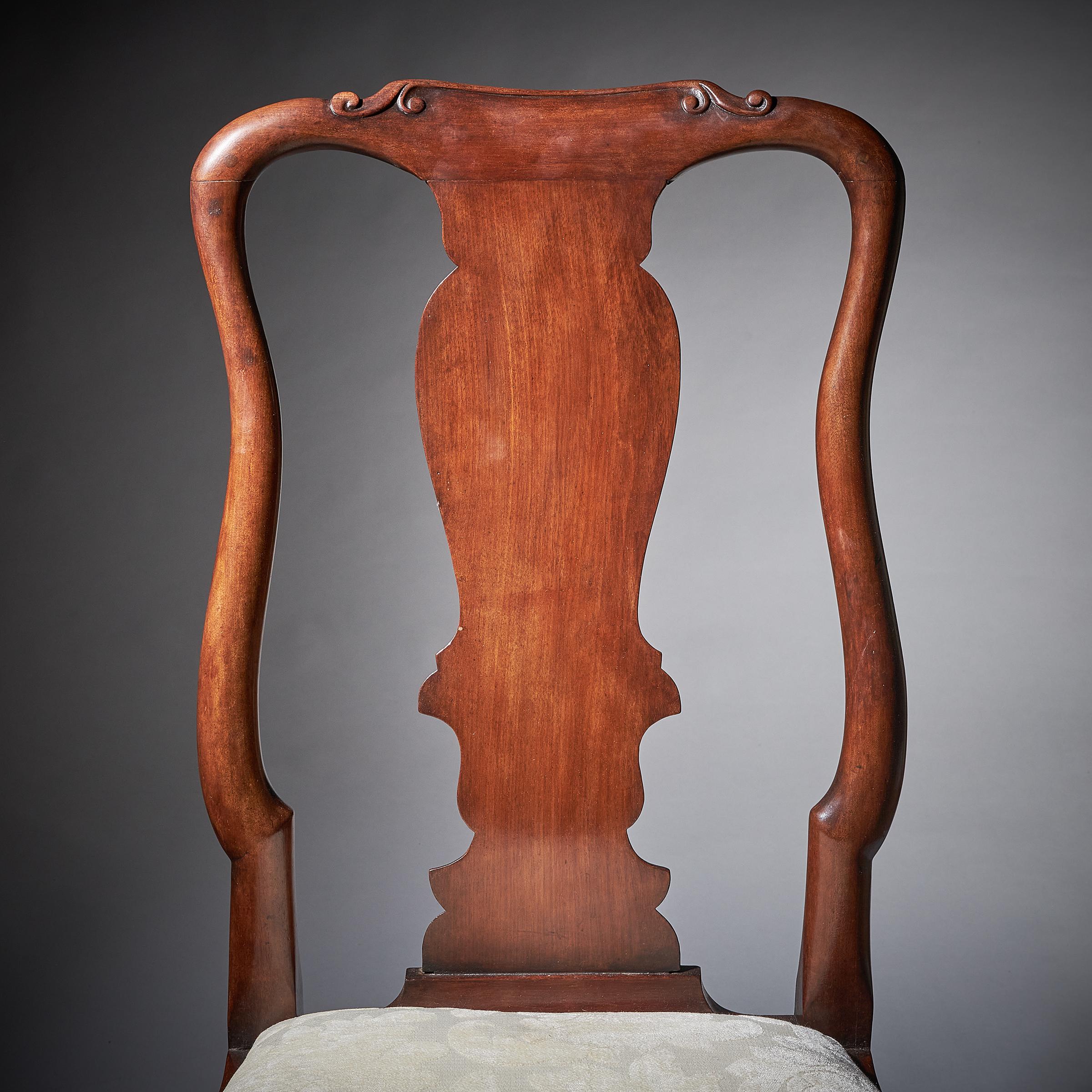 Pair of George I 18th Century Carved Mahogany Chairs, Circa 1720 For Sale 2