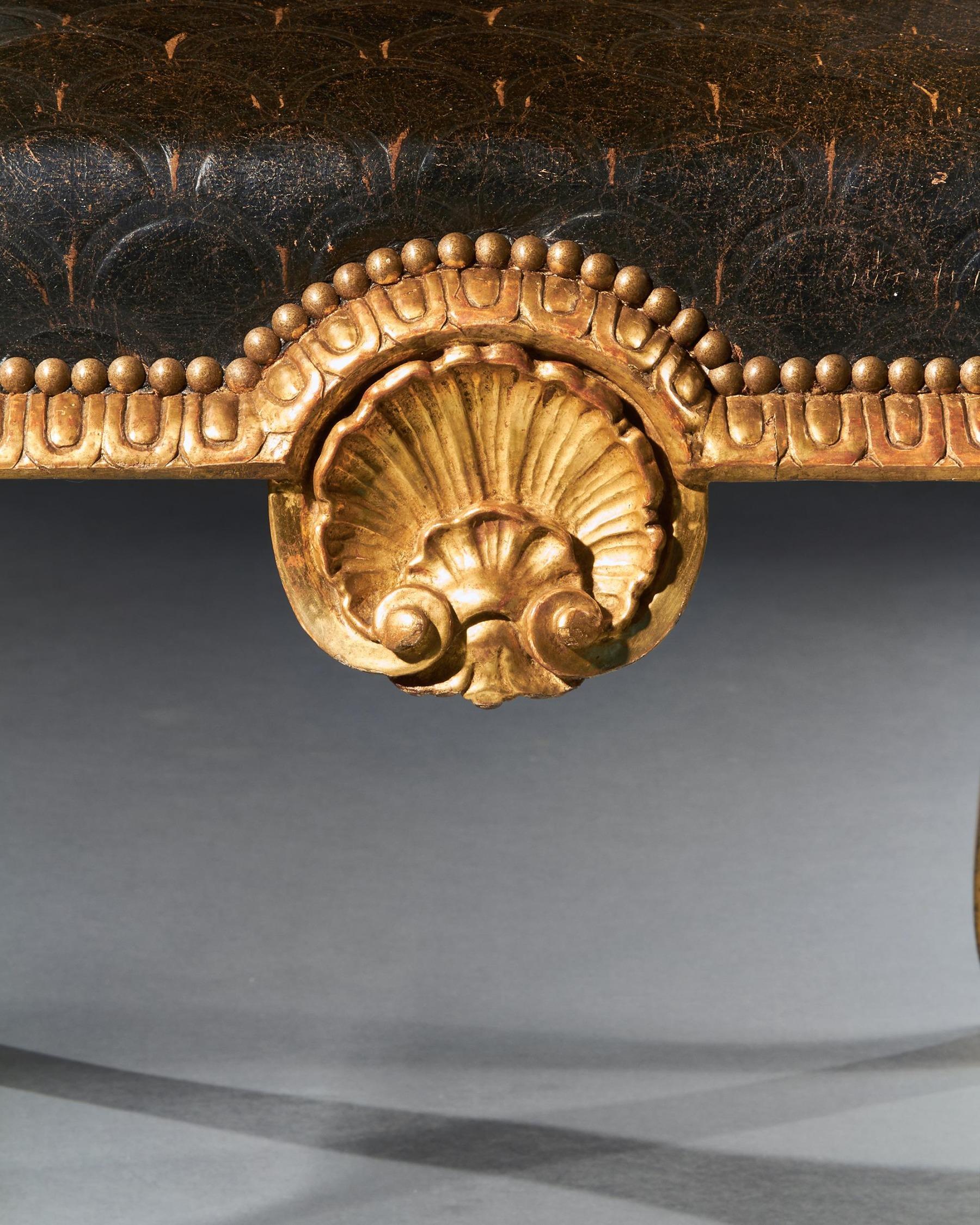 Paire de chaises d'appoint en bois doré et cuir de style George I de la fin du 19e siècle en vente 1