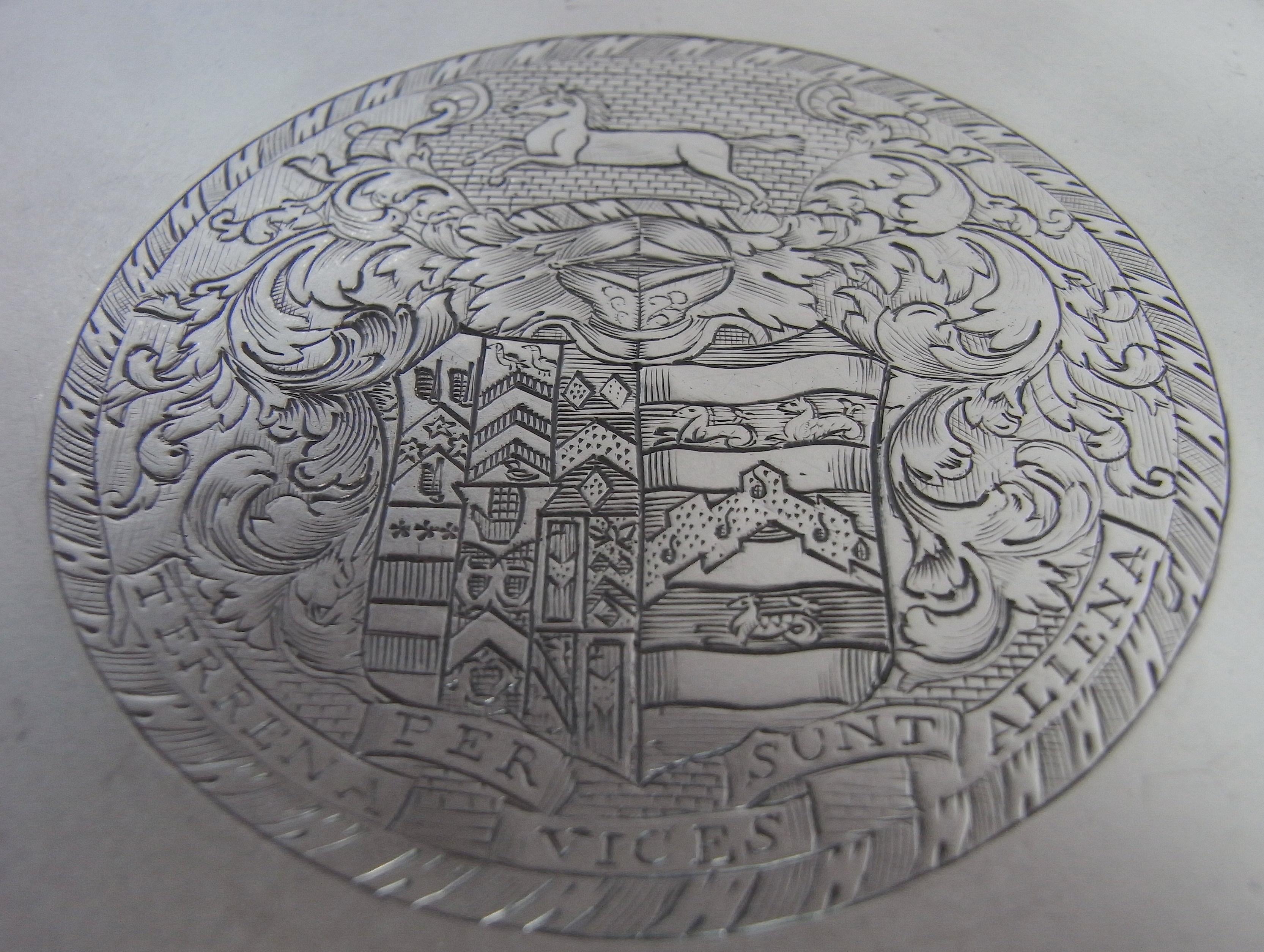 Inglese Coppia di tazze di Giorgio I realizzate a Londra da William Darker, 1725 in vendita