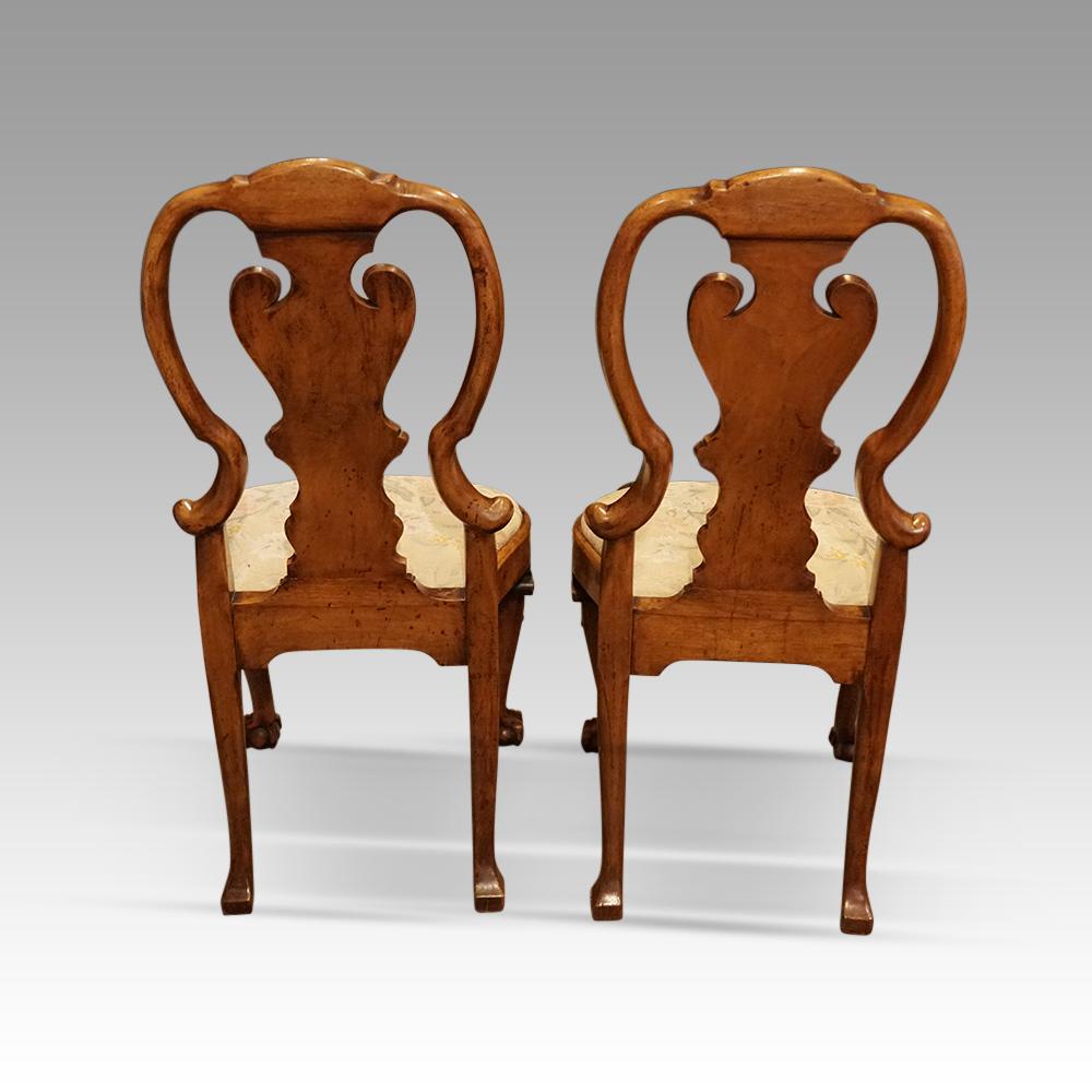 Pair of George I walnut side chairs For Sale 3