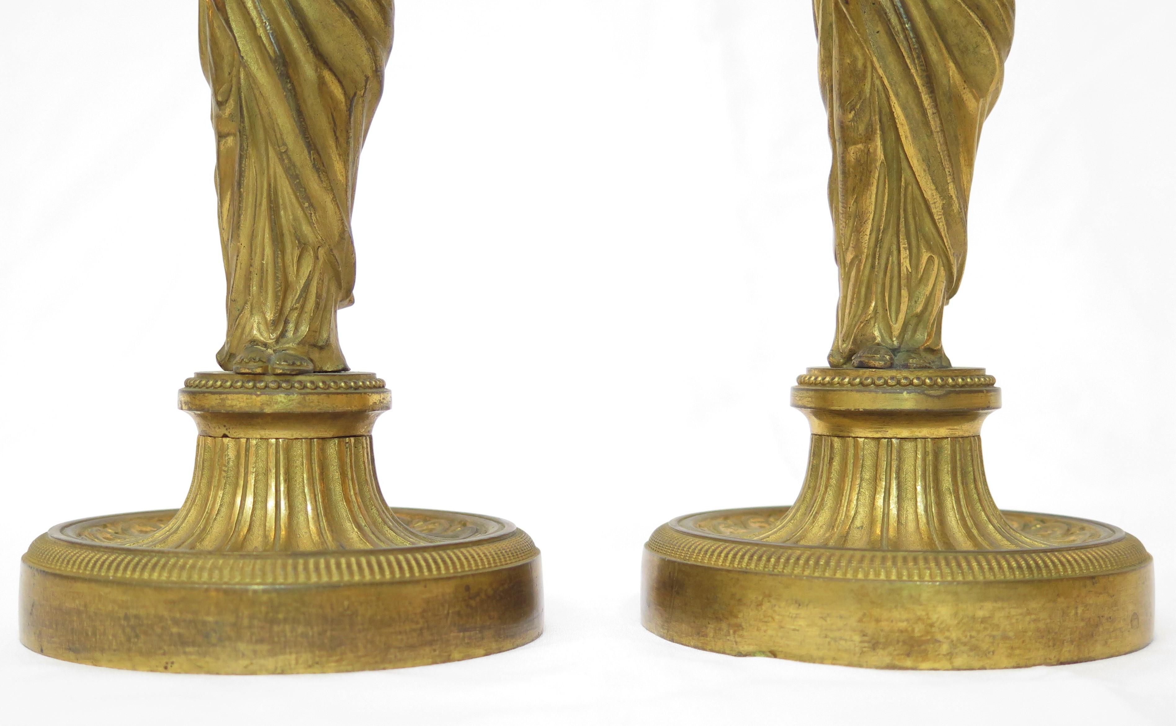 Dorato Coppia di candelabri in bronzo a cariatide di Giorgio II in vendita