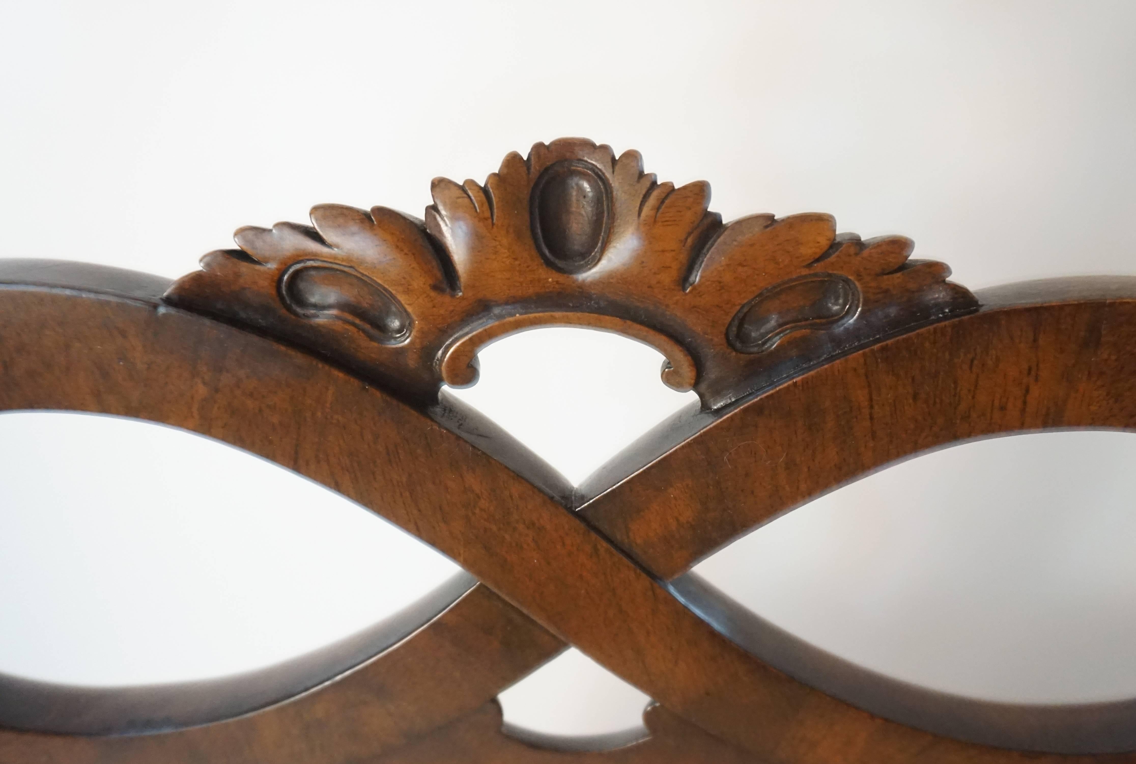 George II Style Carved Walnut Side Chairs, England, circa 1880 In Good Condition In Kinderhook, NY