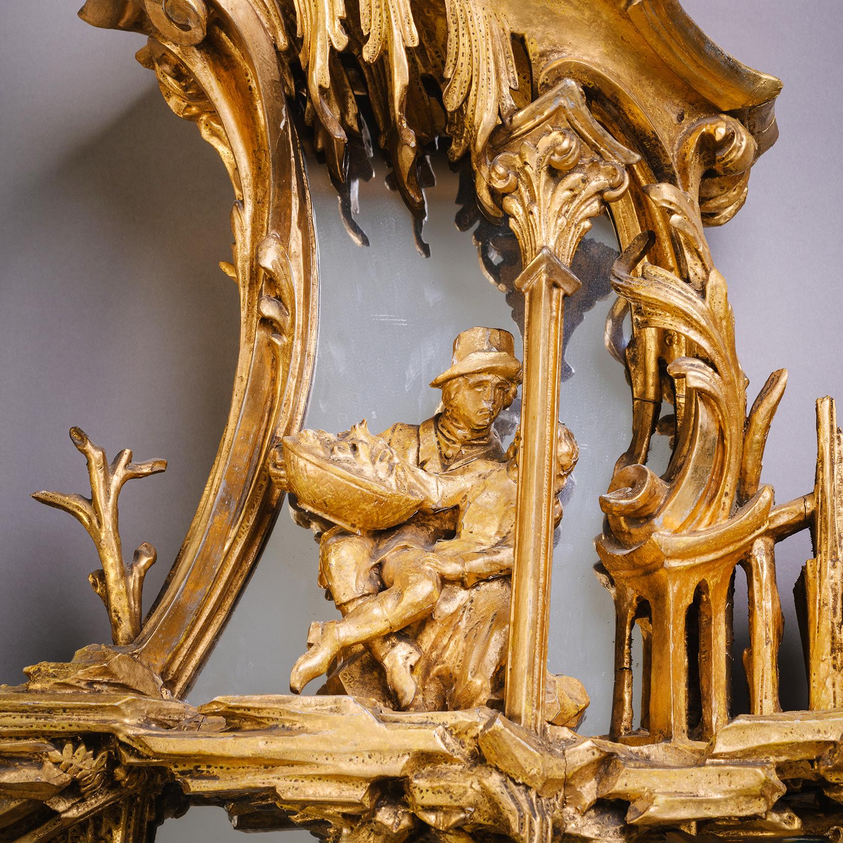 Gesso Coppia di specchi da parete rococò in legno dorato inglese in stile Giorgio II in vendita