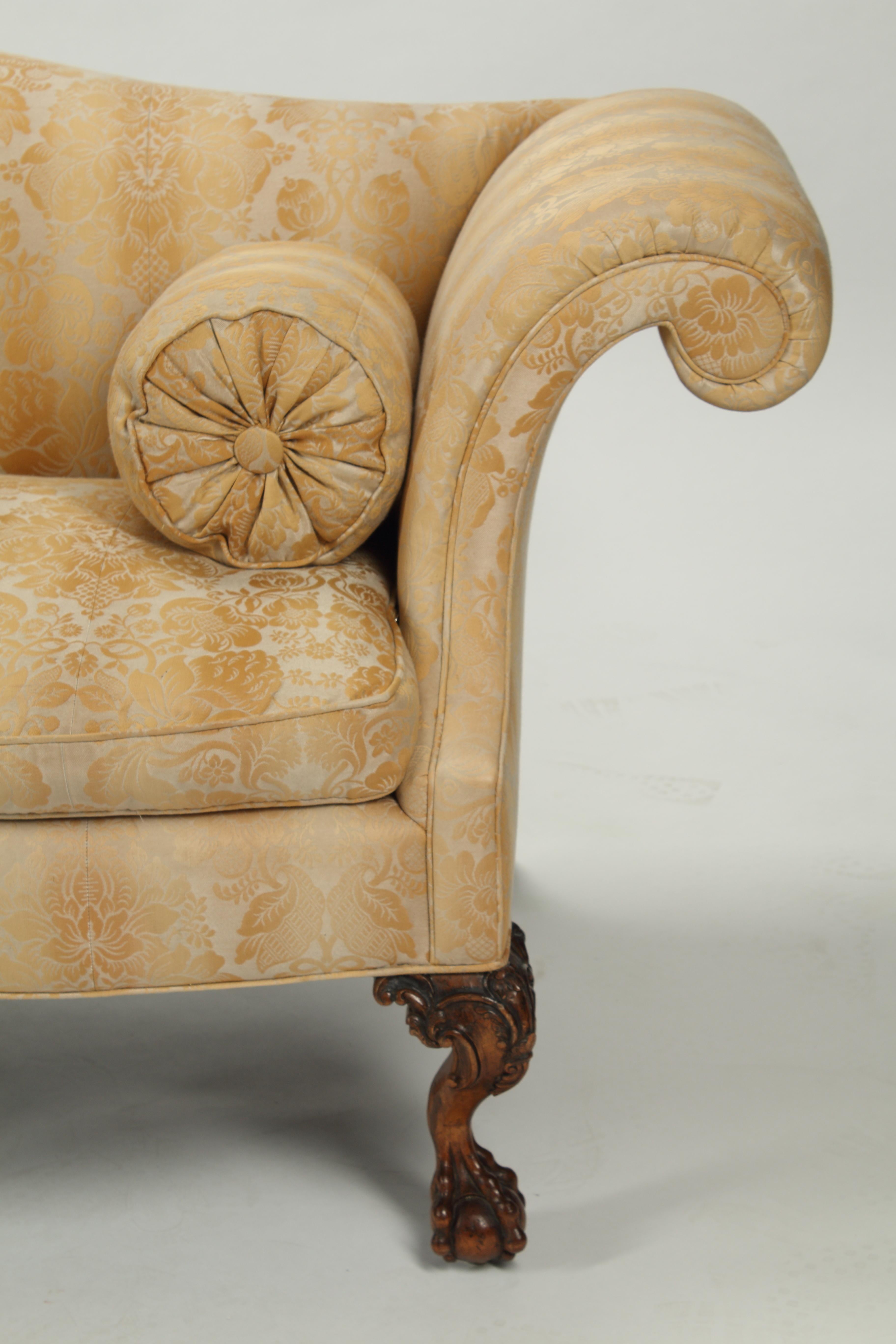 Walnut Pair of George II Style Sofas, Early 20th Century For Sale