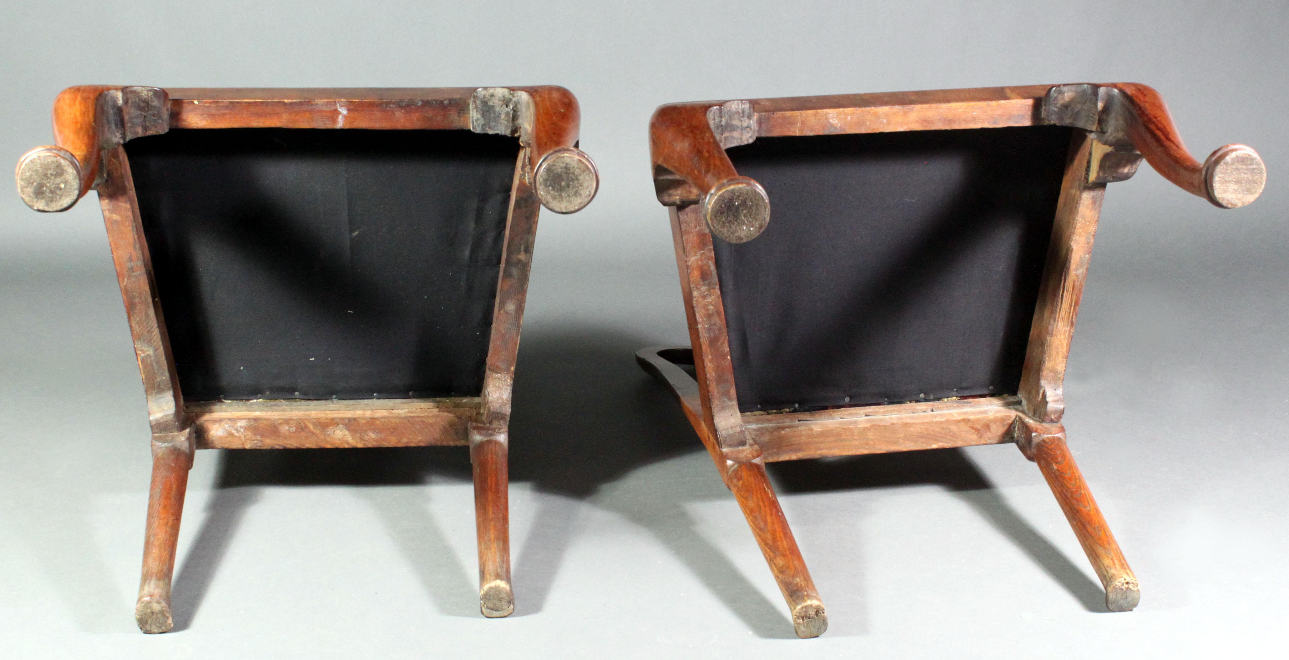 Pair of George II veneered walnut cabriole leg chairs For Sale 3