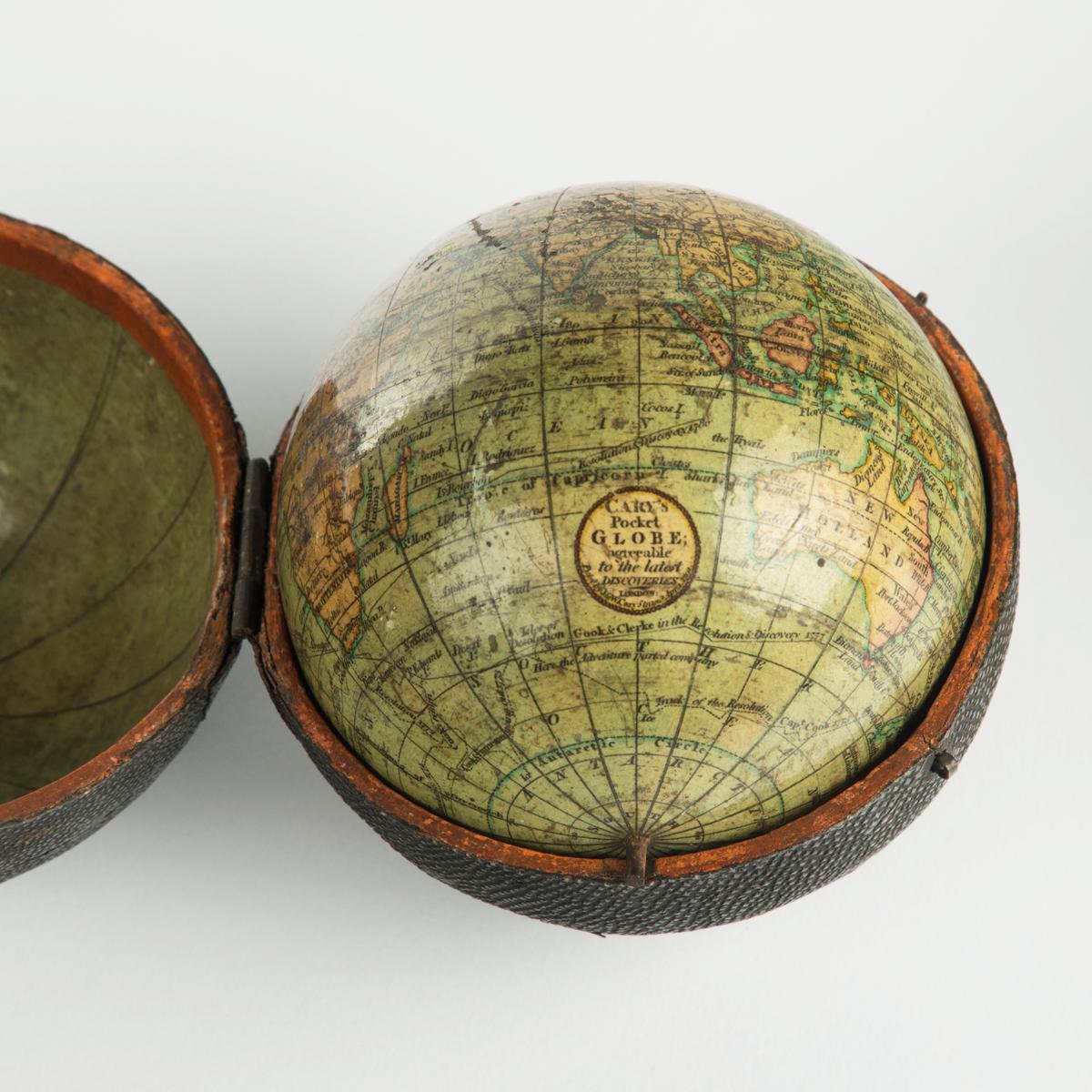 Paire de globes de poche George III de 3 pouces par J & W Cary, un daté de 1791 en vente 7