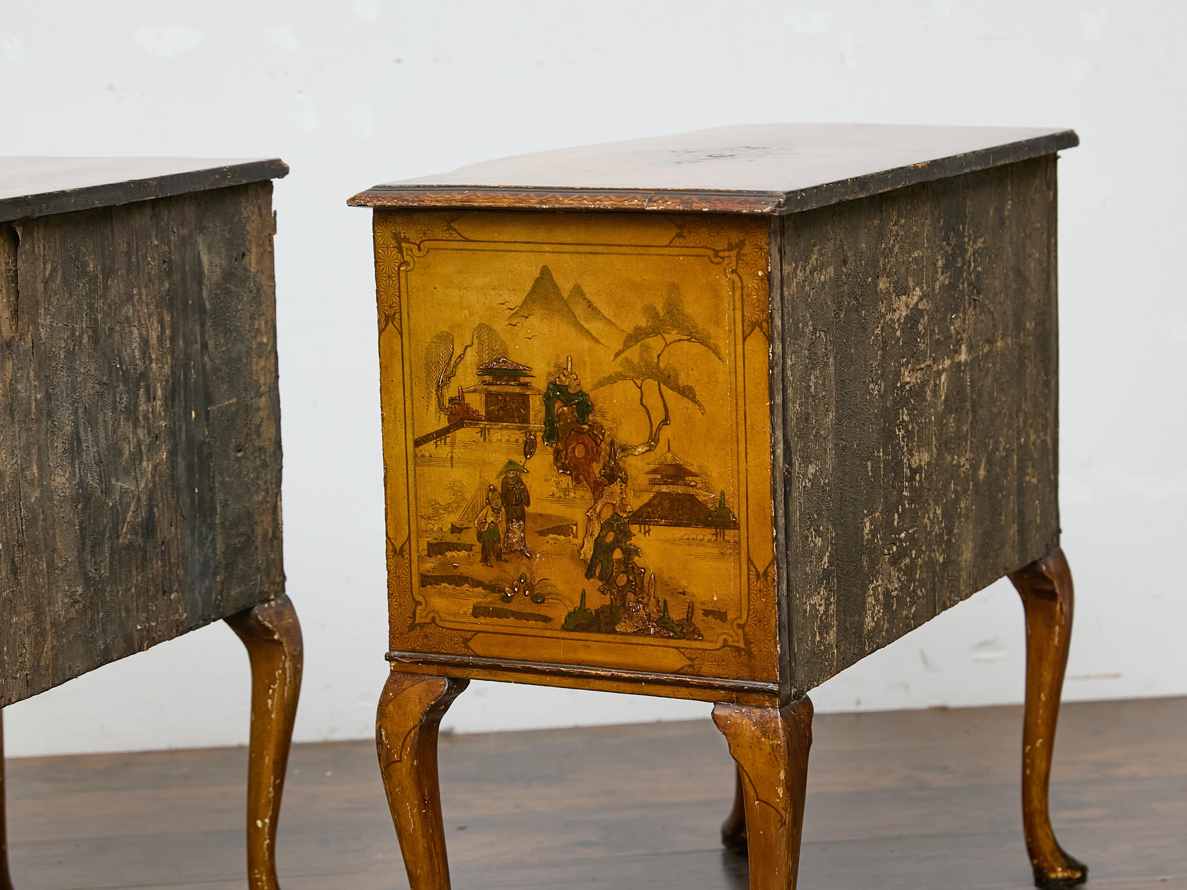 Paar Chinoiserie-Kommoden aus der Zeit von George III mit handgemalten Szenen im Angebot 6