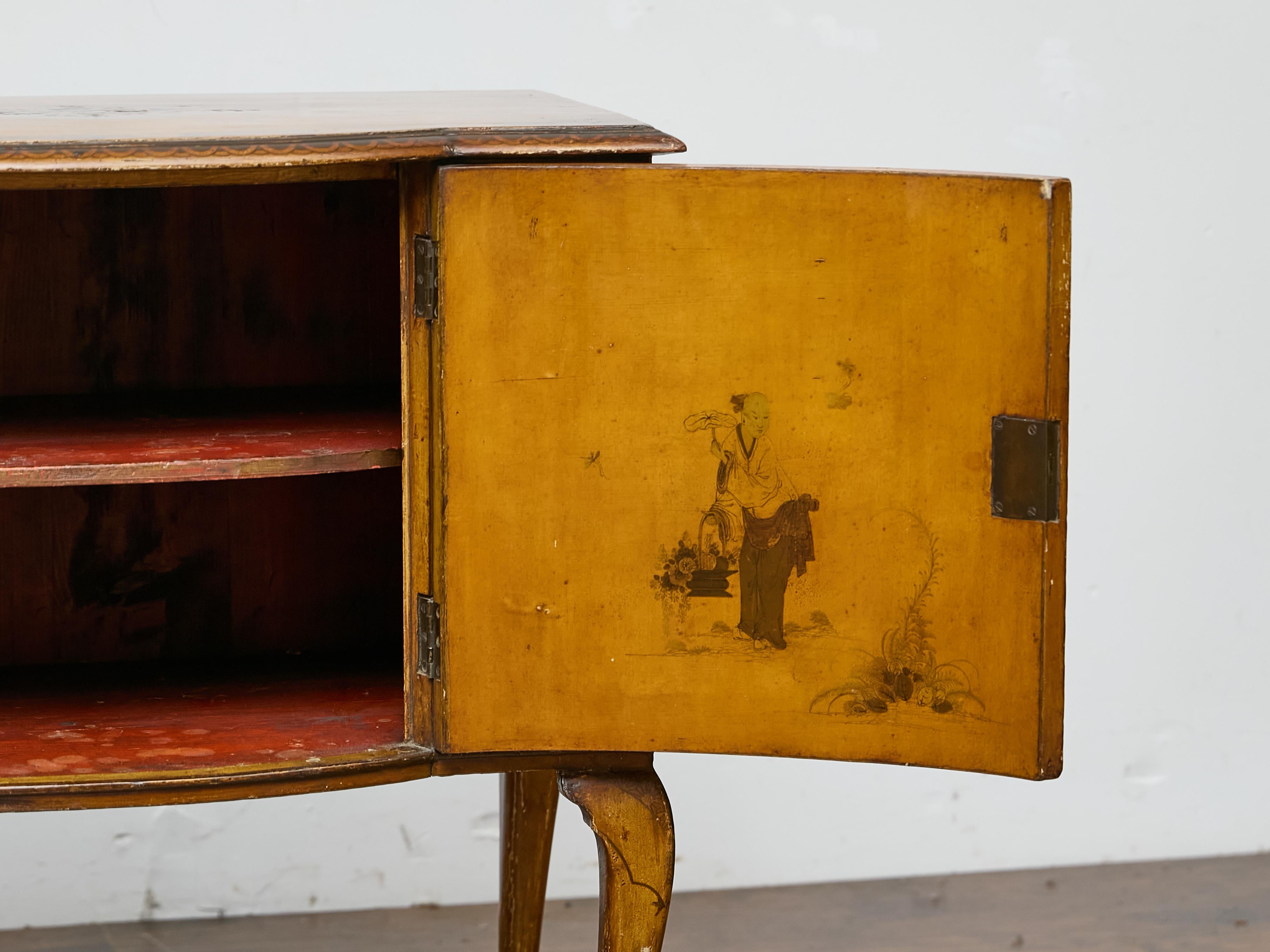 Paar Chinoiserie-Kommoden aus der Zeit von George III mit handgemalten Szenen (Lackiert) im Angebot