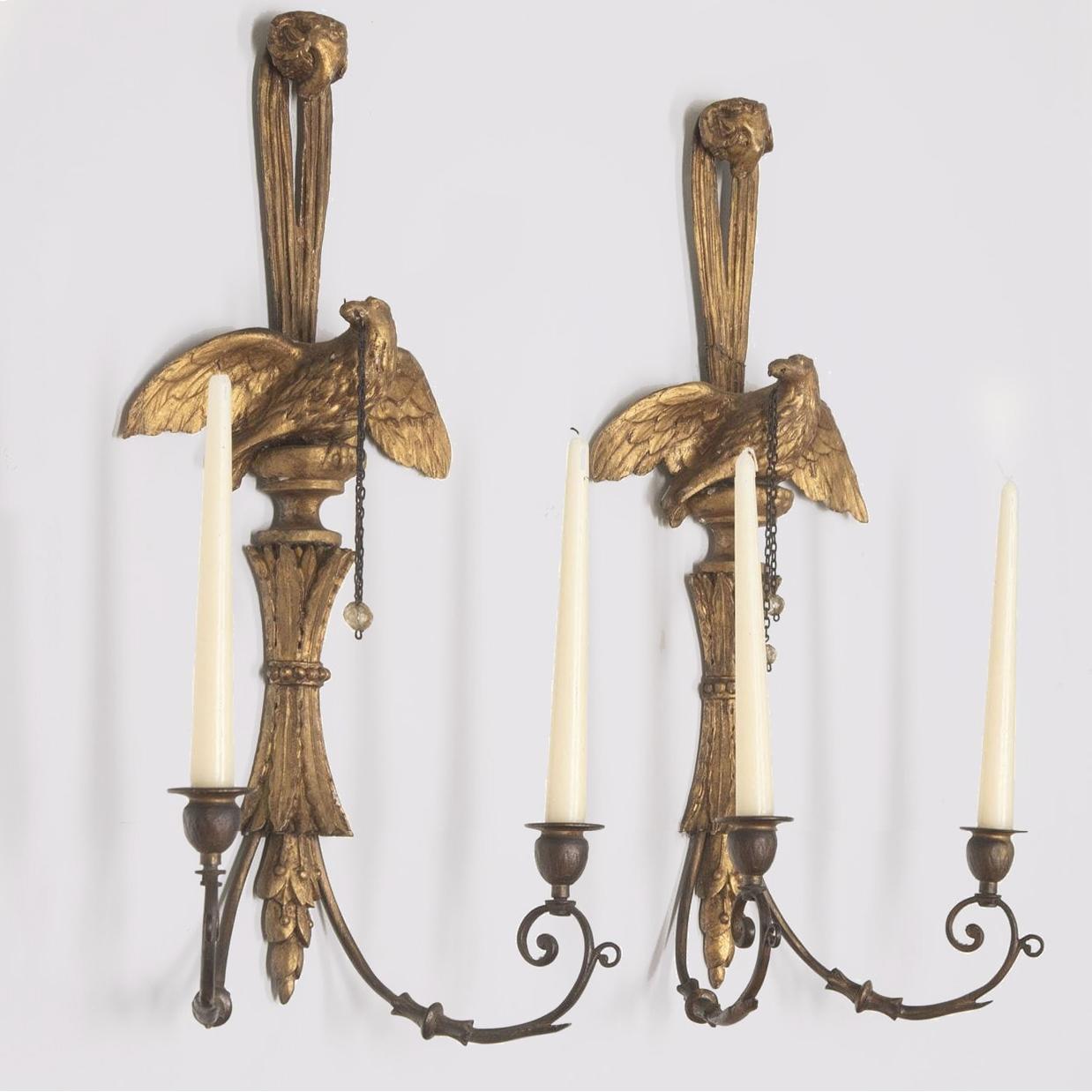 XVIIIe siècle Paire d'appliques à bougies en bois doré de George III avec aigle et tête de bélier sculptés en vente