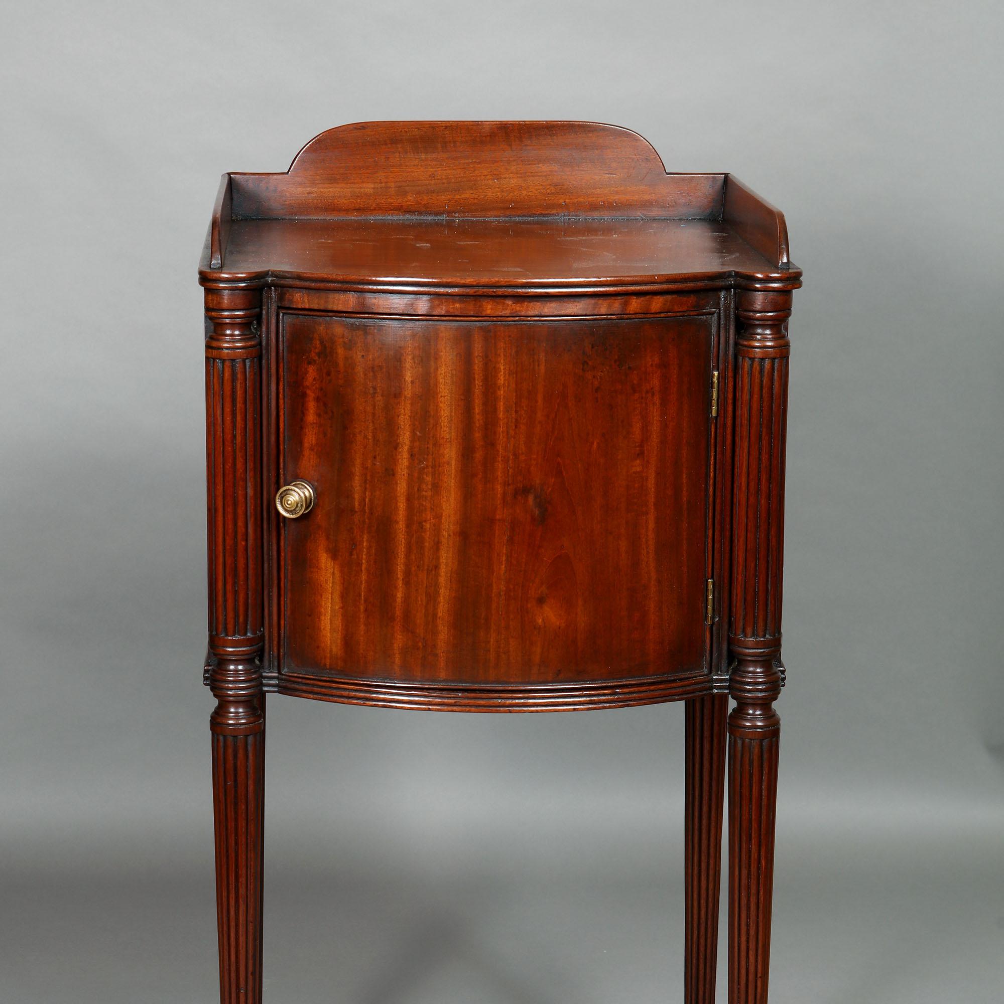 18th Century Pair of George III Mahogany Bedside Cabinet Nightstands Manner of Gillows For Sale