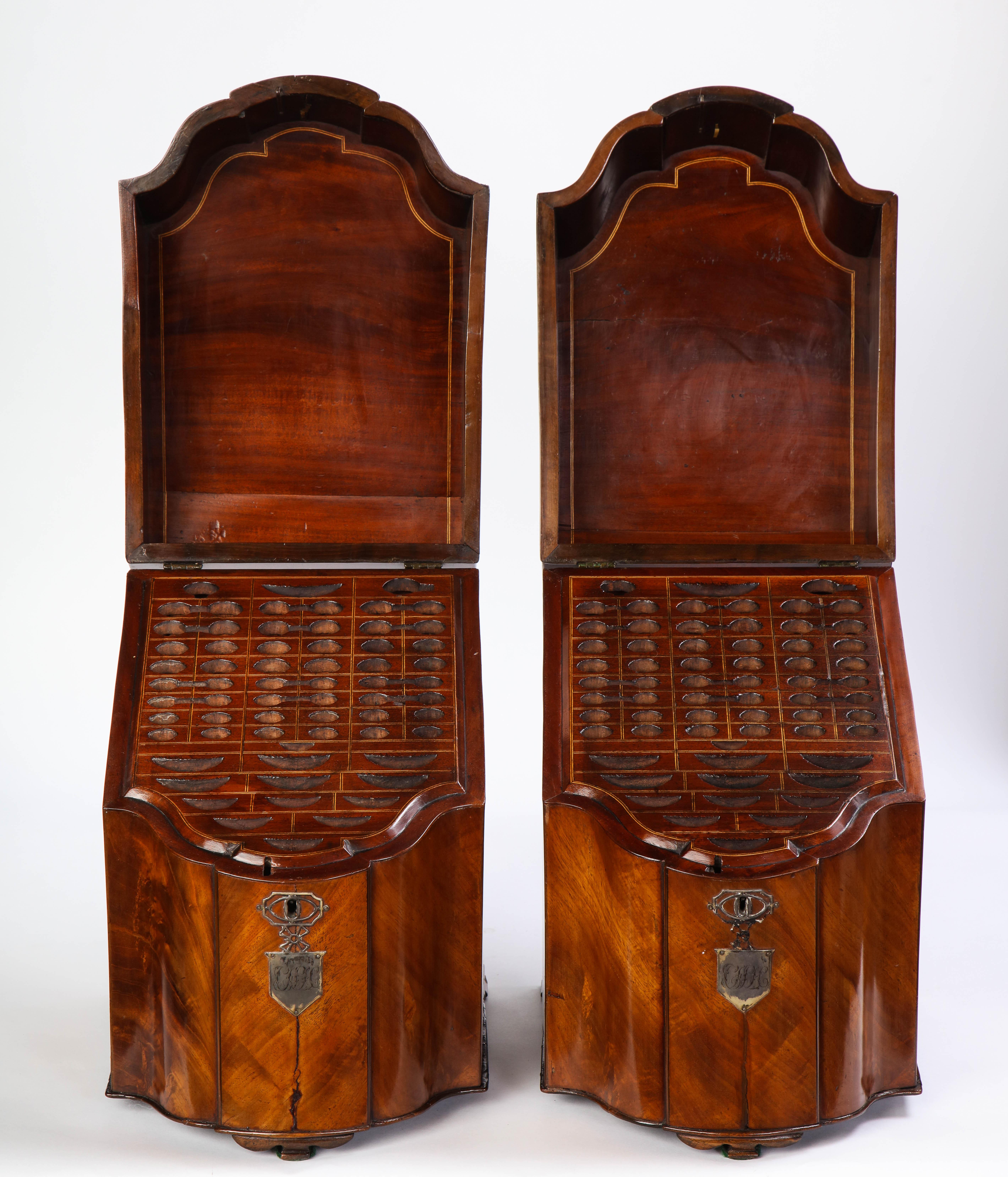 Pair of George III Mahogany Cutlery Boxes, Late 18th Century 7