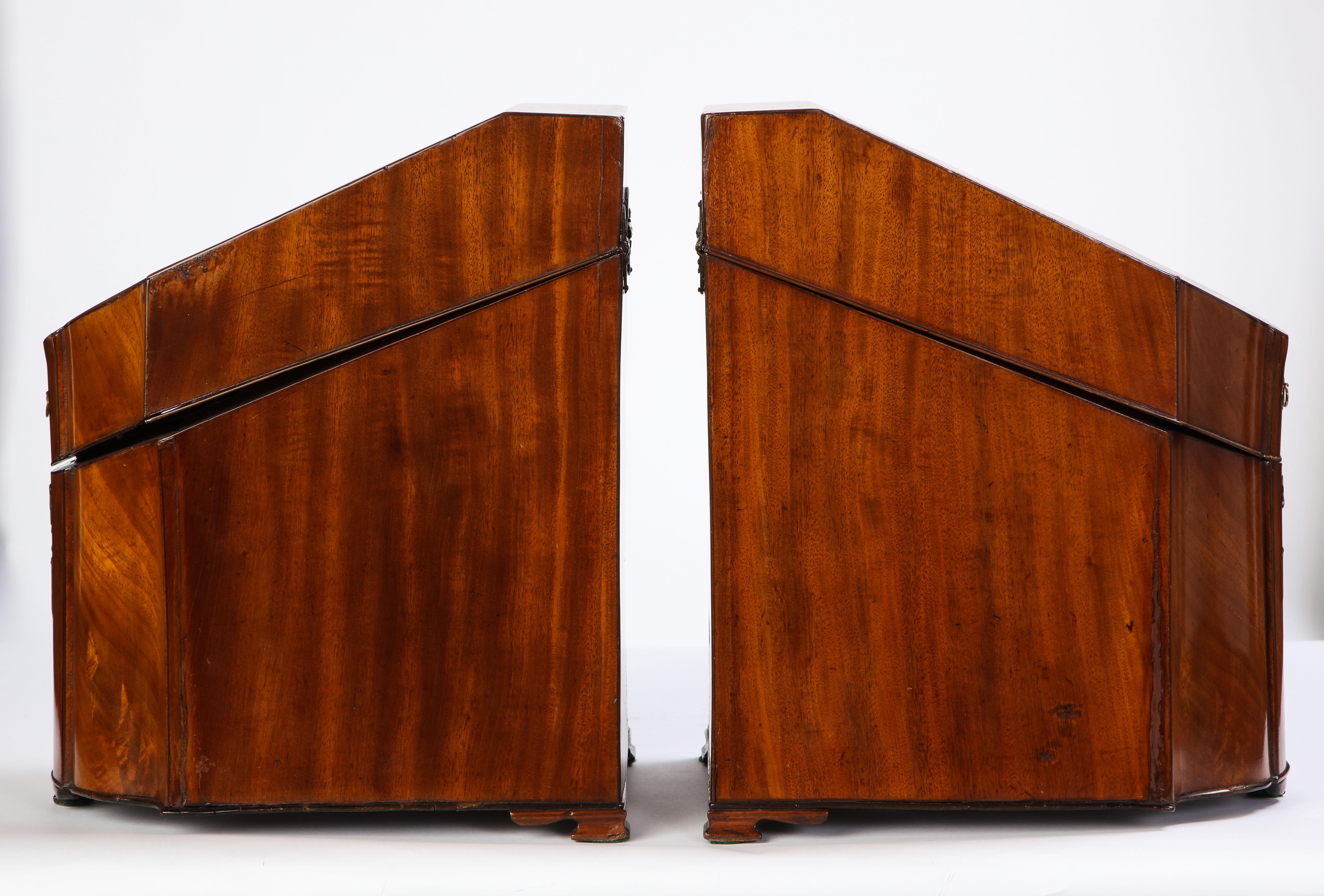 Pair of George III Mahogany Cutlery Boxes, Late 18th Century In Good Condition In New York, NY