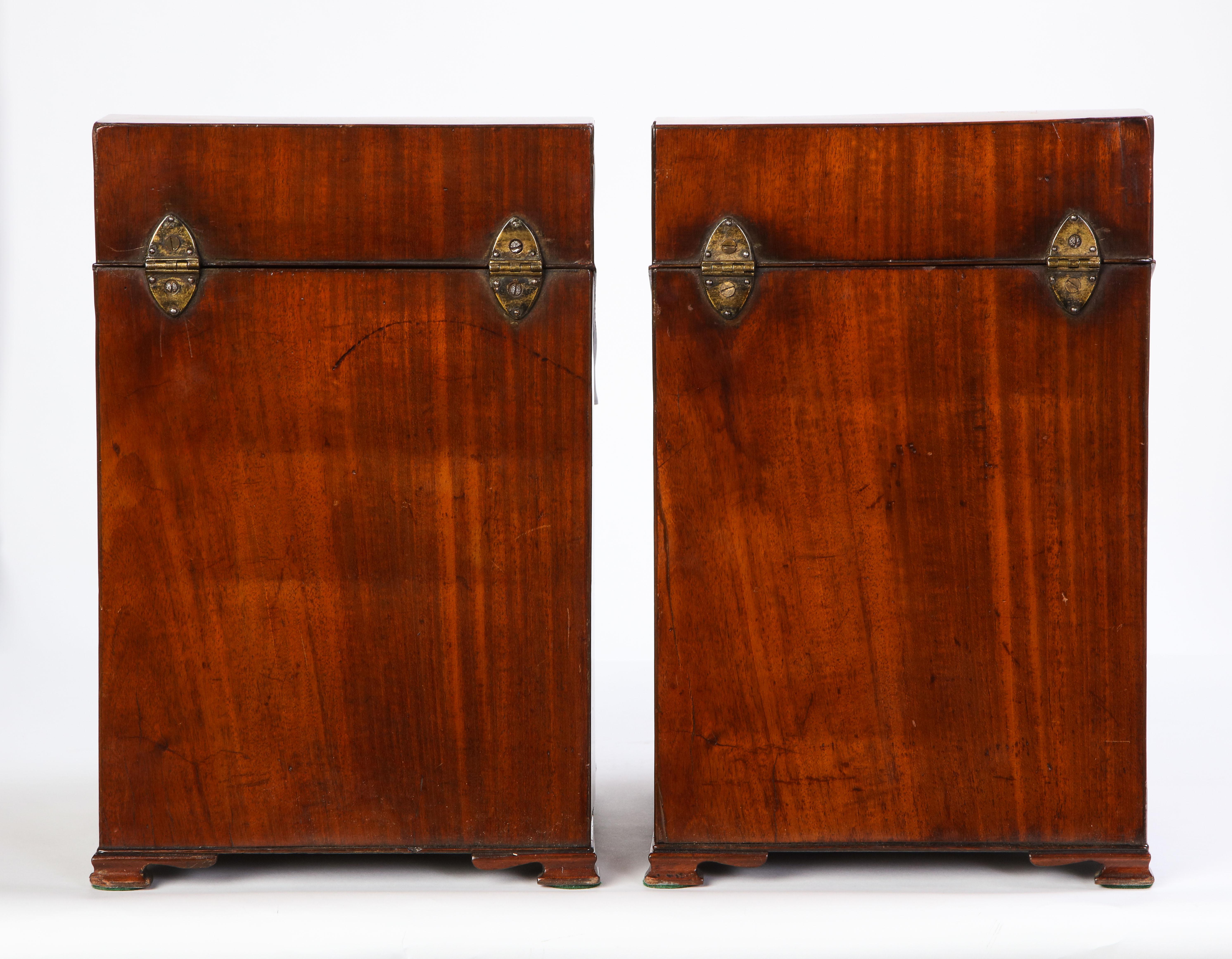 Pair of George III Mahogany Cutlery Boxes, Late 18th Century 1