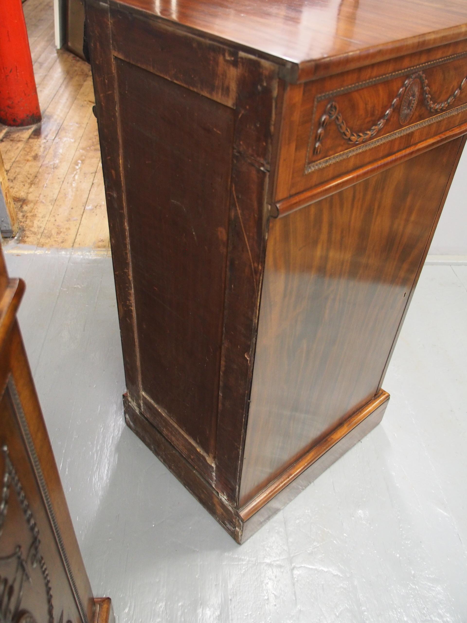 Pair of George III Mahogany Pedestals For Sale 7