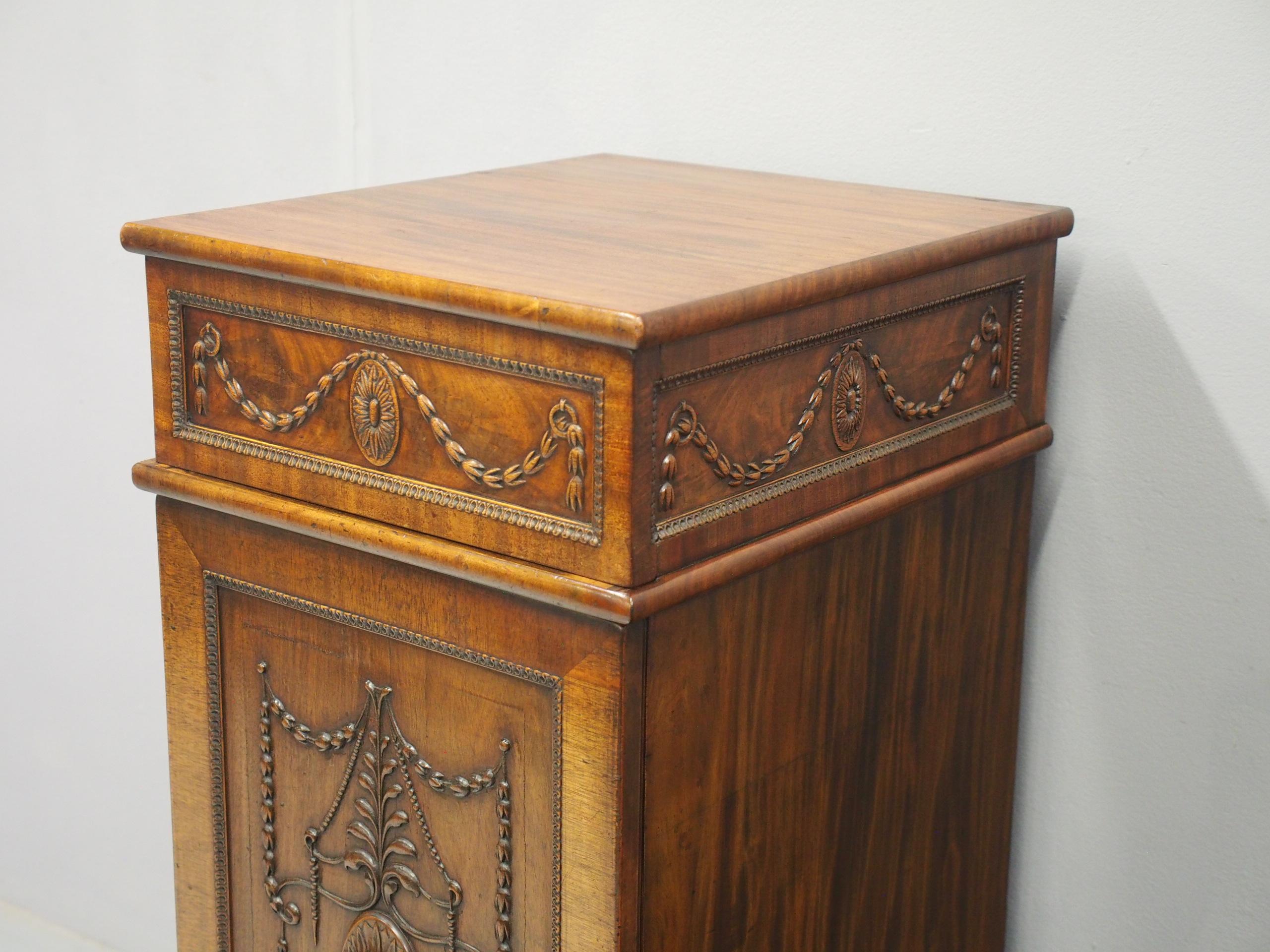 Pair of George III Mahogany Pedestals For Sale 8