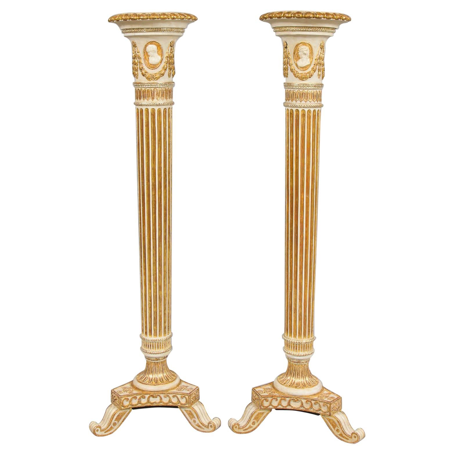 Coppia di piedistalli dipinti e in legno dorato di Giorgio III